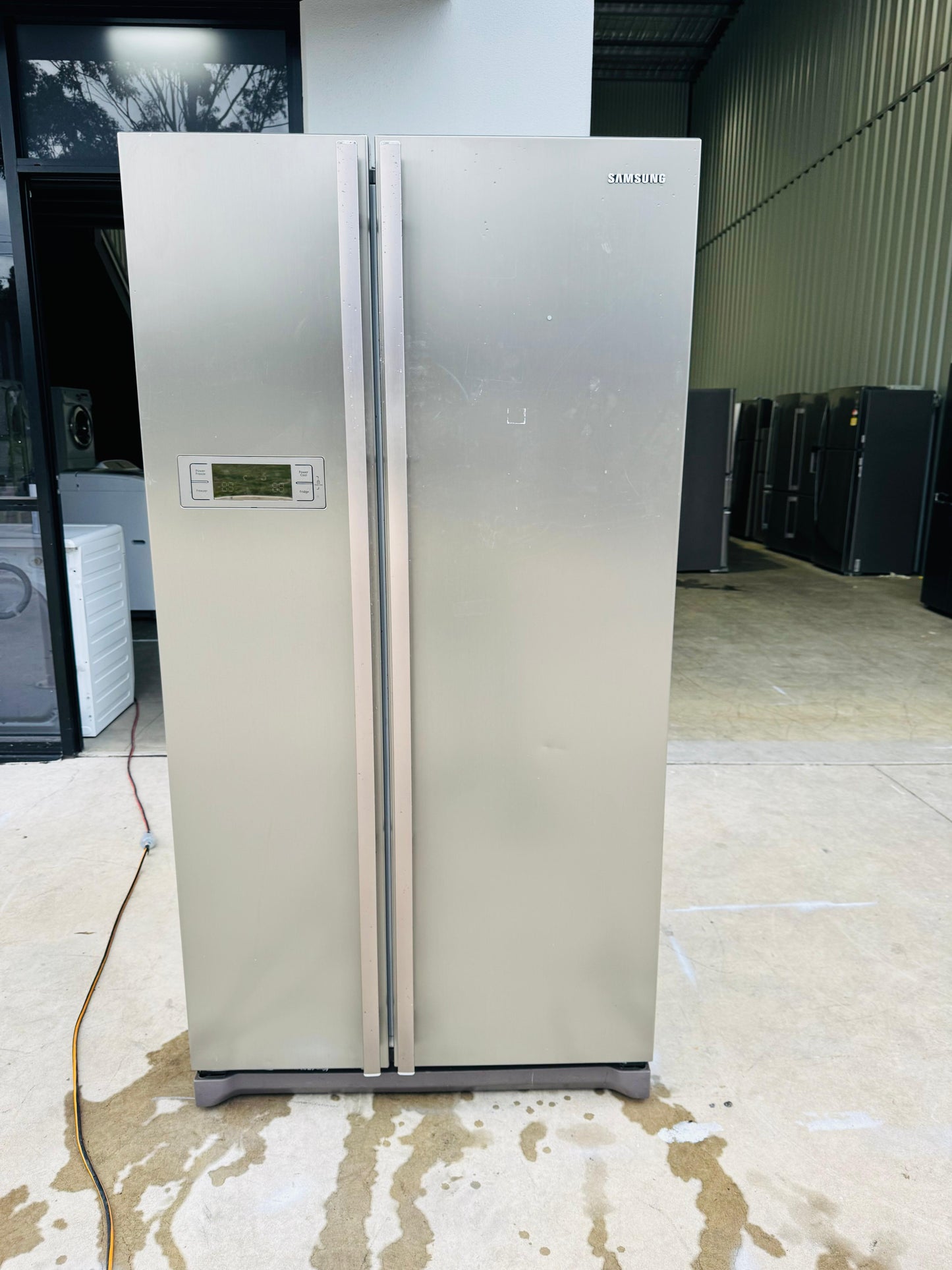 **SAMSUNG SIDE BY SIDE 600 LITRES FRIDGE FREEZER**