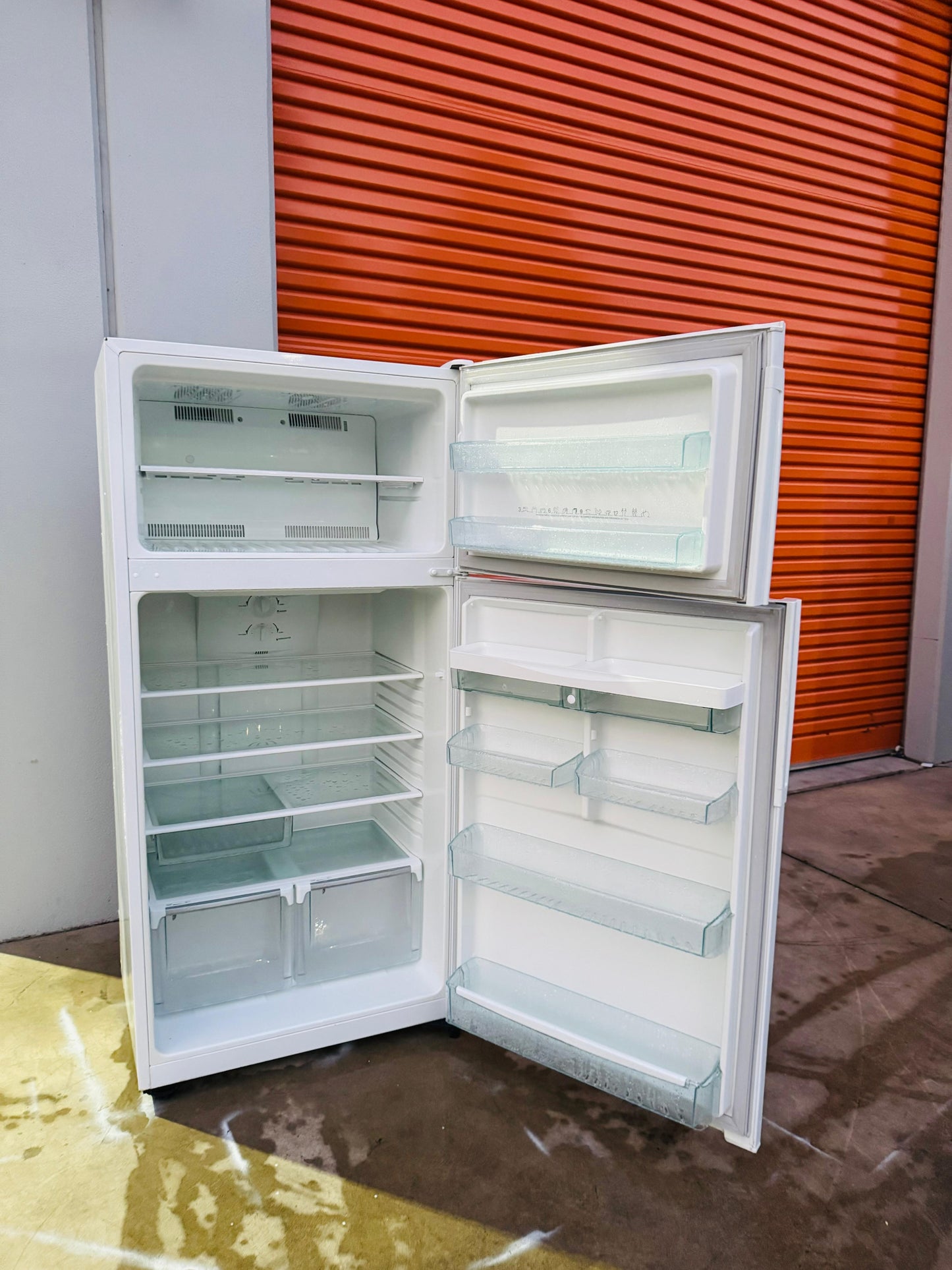 **WESTINGHOUSE 520 LITRES FRIDGE FREEZER**