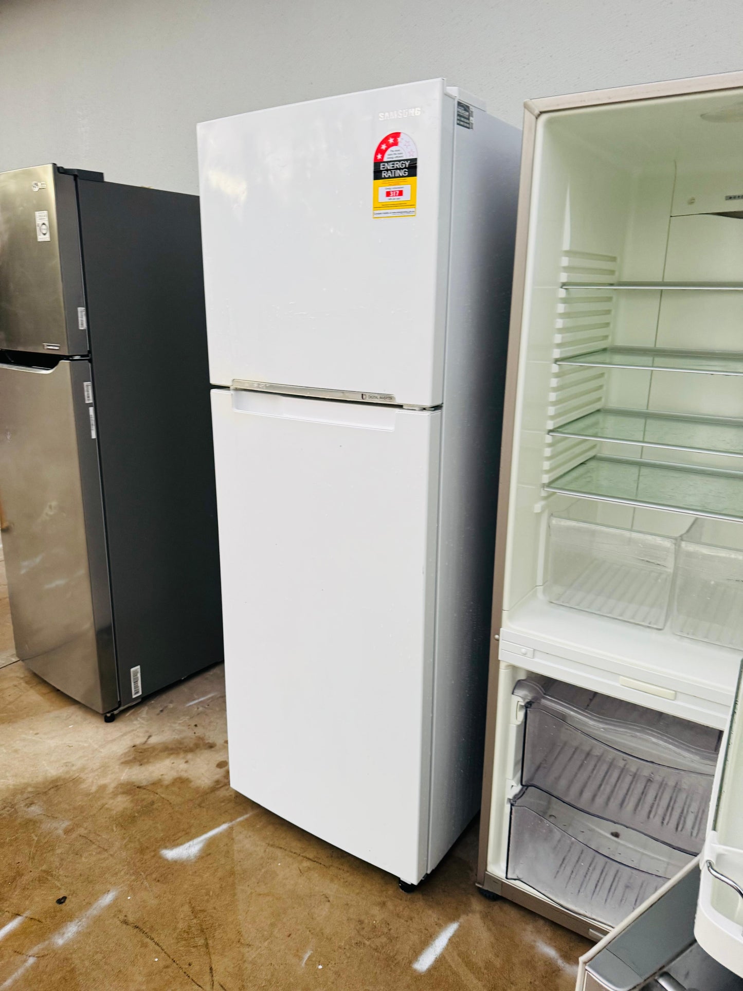 **SAMSUNG 343 LITRES FRIDGE FREEZER**