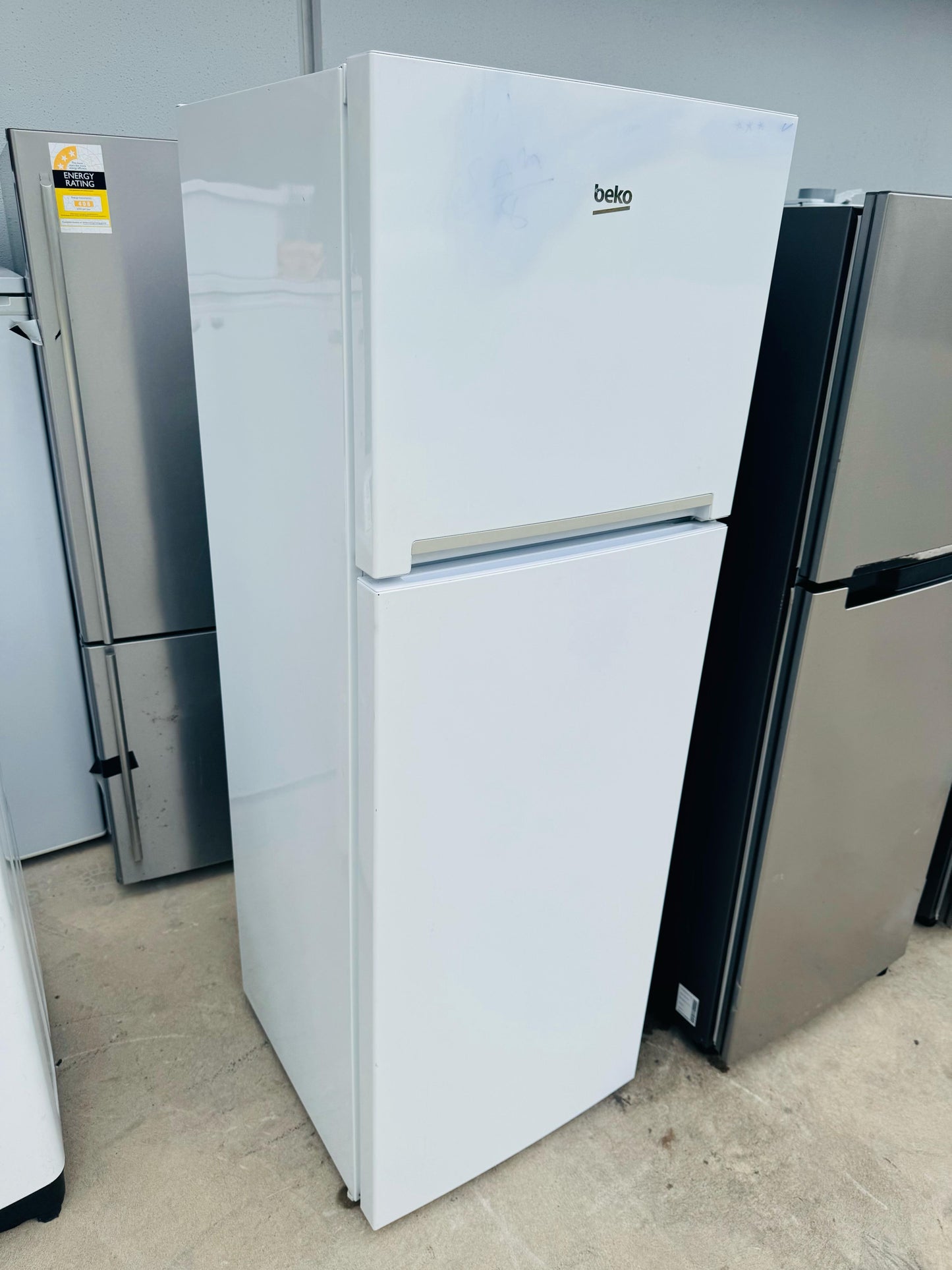 **BEKO 347 LITRES FRIDGE FREEZER**