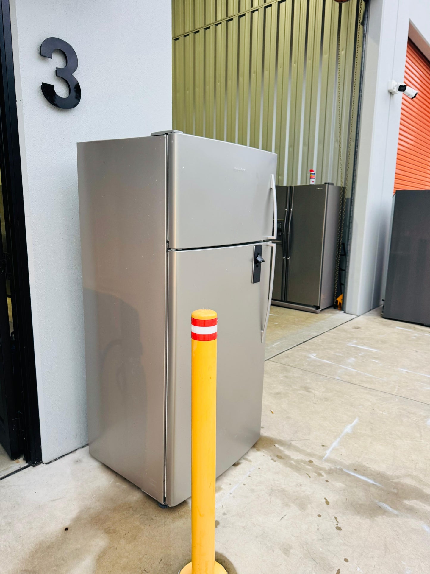 **FISHER & PAYKEL 517 LITRES FRIDGE FREEZER**