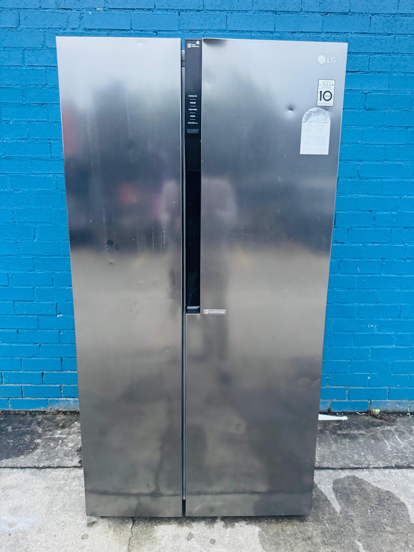 **LG 679 LITRES SIDE BY SIDE DOOR FRIDGE FREEZER**