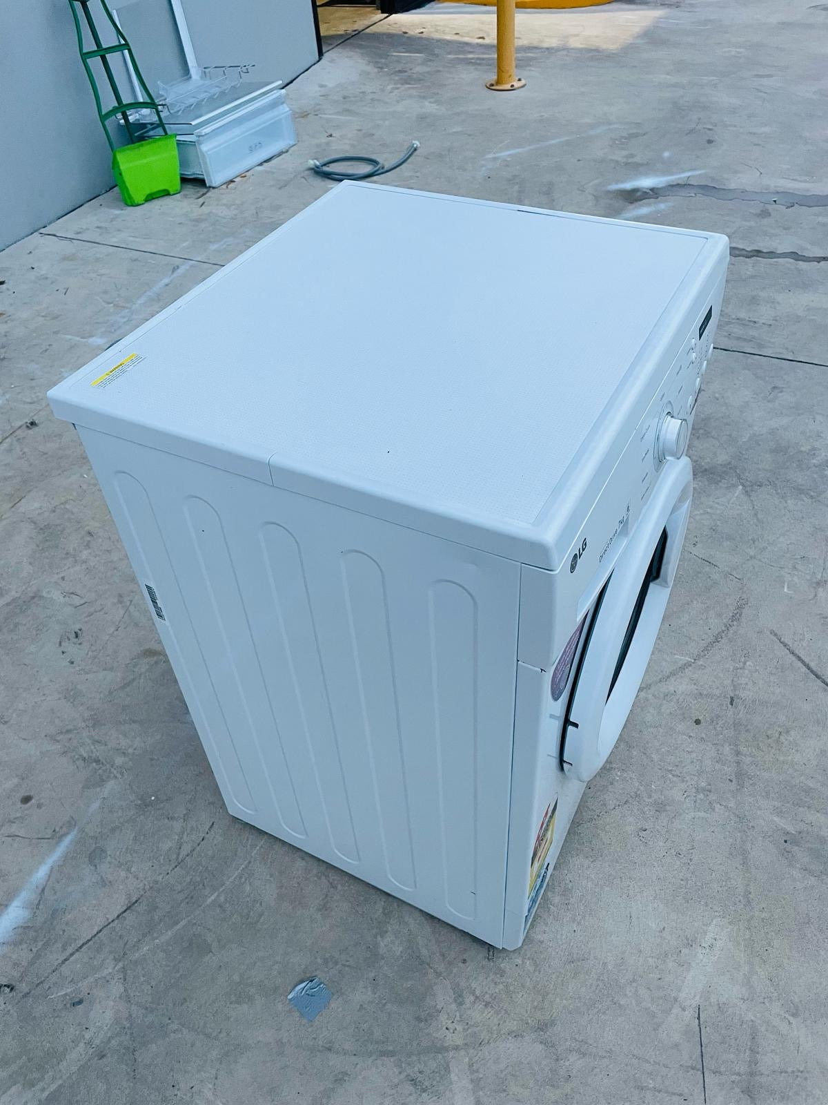 **LG 7 KGS FRONT LOADER WASHING MACHINE**