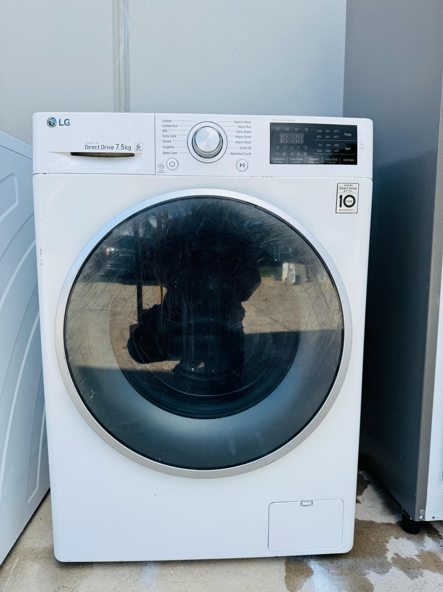 **LG 7.5KGS FRONT LOADER WASHING MACHINE**