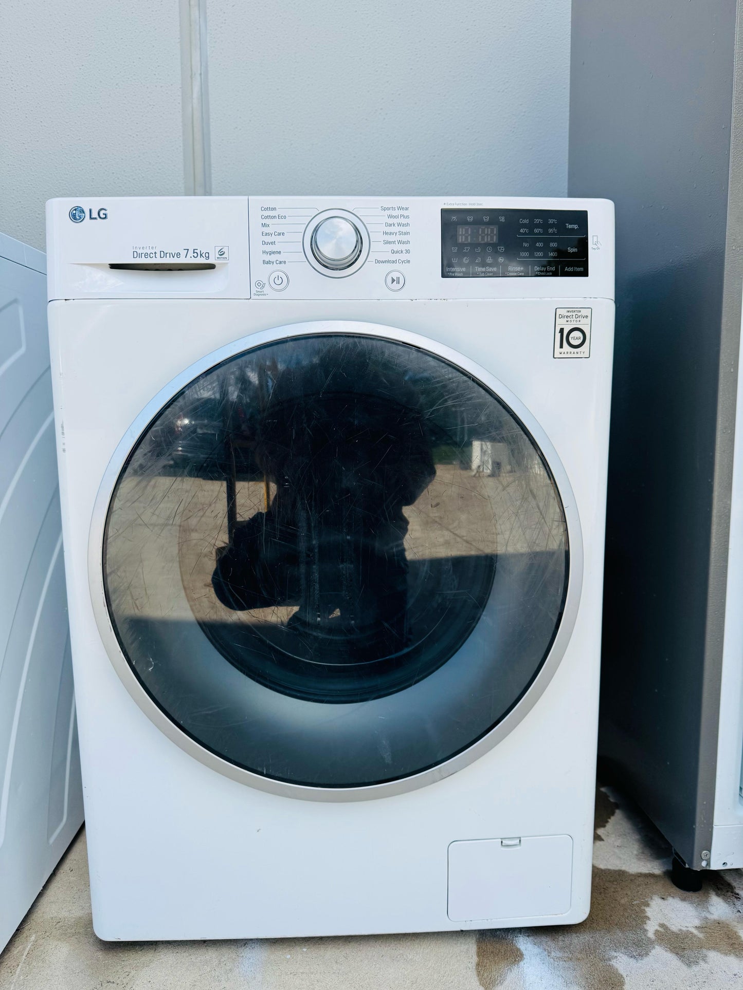 **LG 7.5KGS FRONT LOADER WASHING MACHINE**