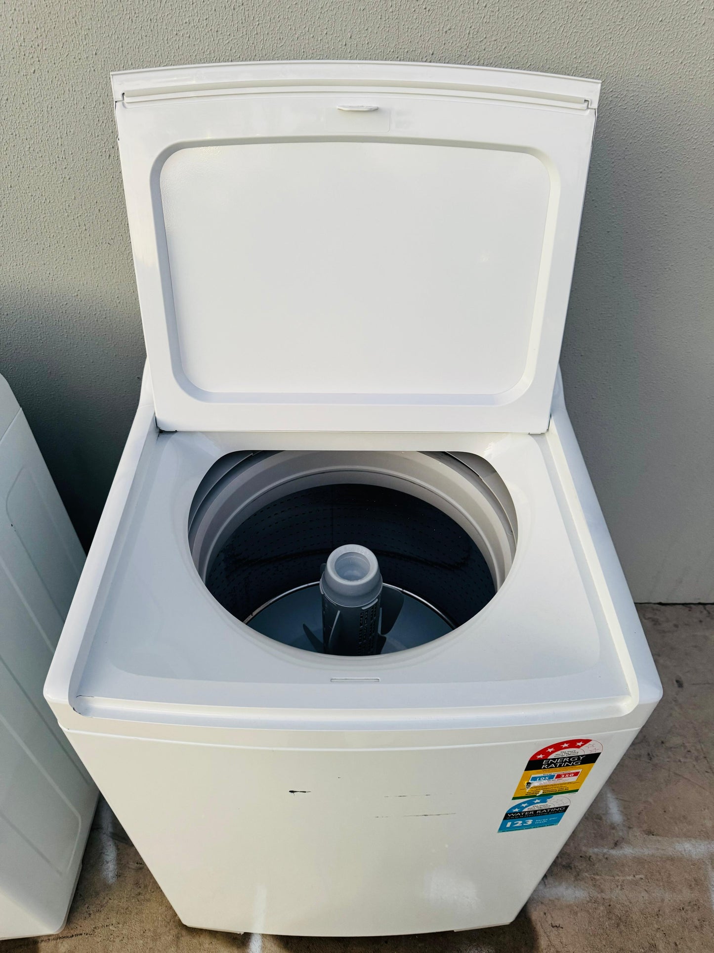 **FISHER AND PAYKEL 10KGS TOP LOADER WASHING MACHINE**