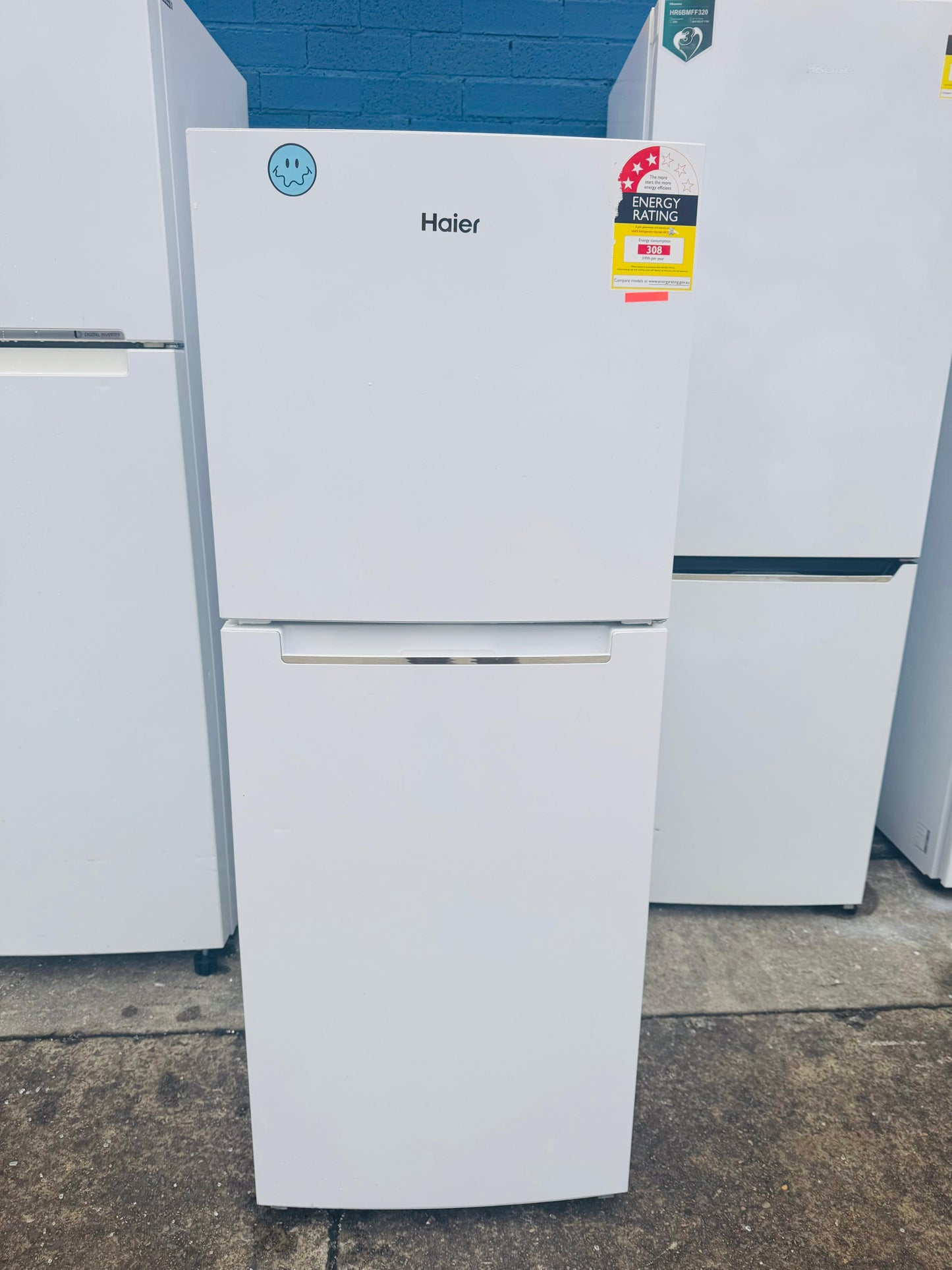 **HAIER 221 LITRES FRIDGE FREEZER**