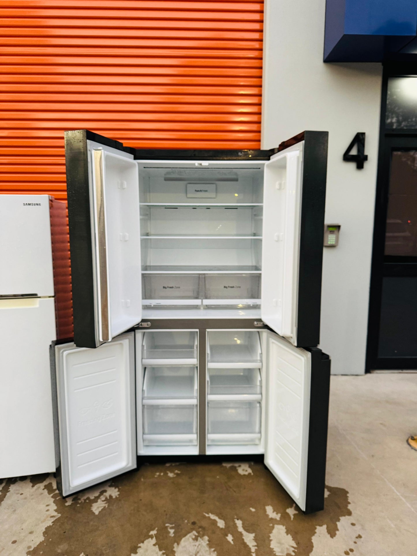 **LG QUAD FRENCH DOOR 594 LITRES FRIDGE FREEZER**