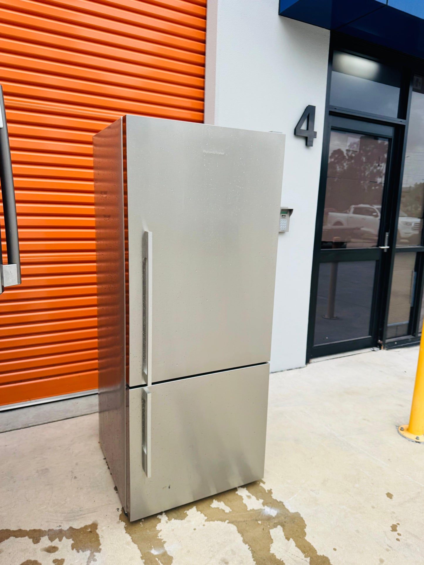 **FISHER & PAYKEL 442 LITRES FRIDGE FREEZER**