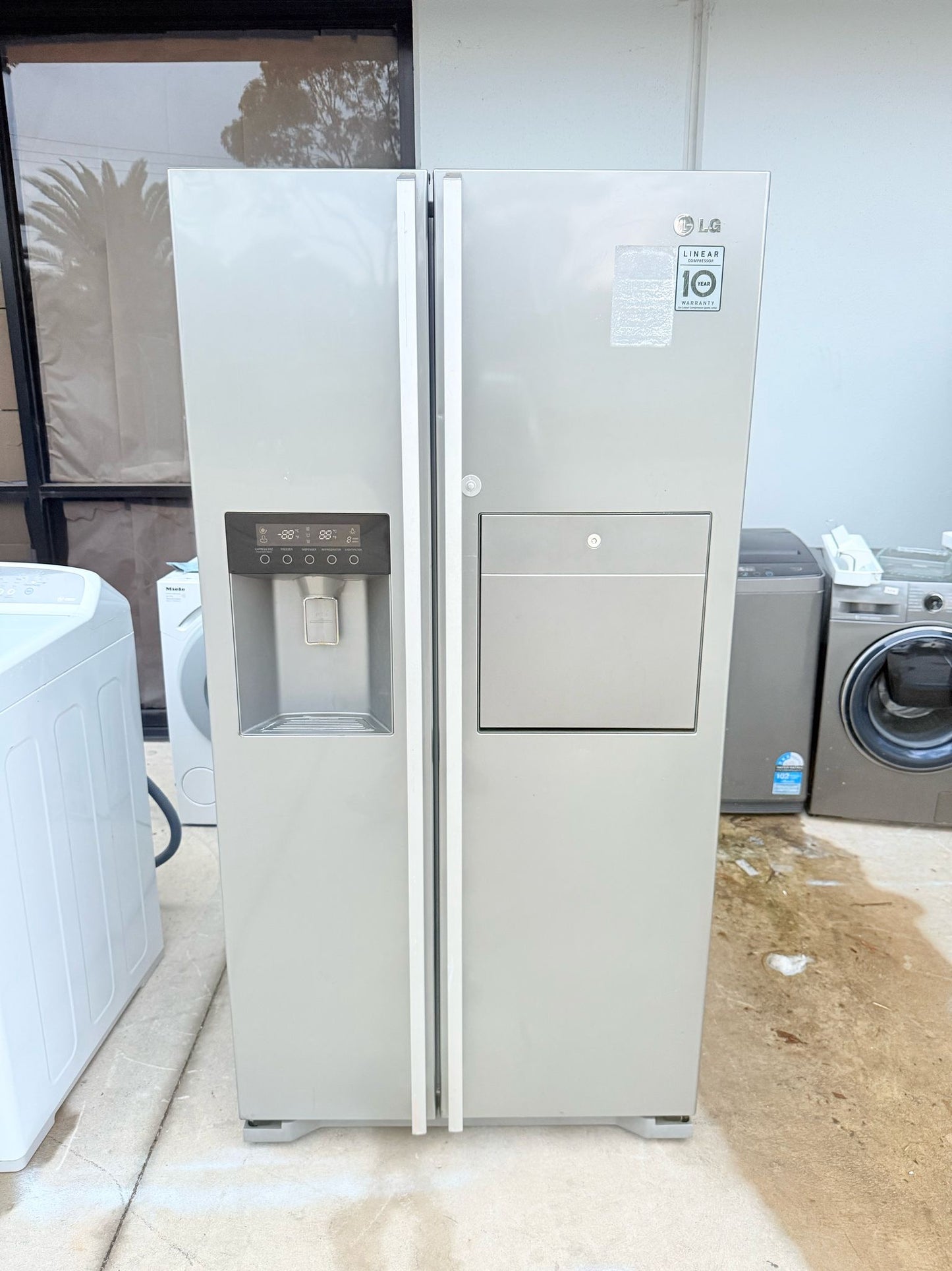**LG SIDE BY SIDE 567 LITRES FRIDGE FREEZER**