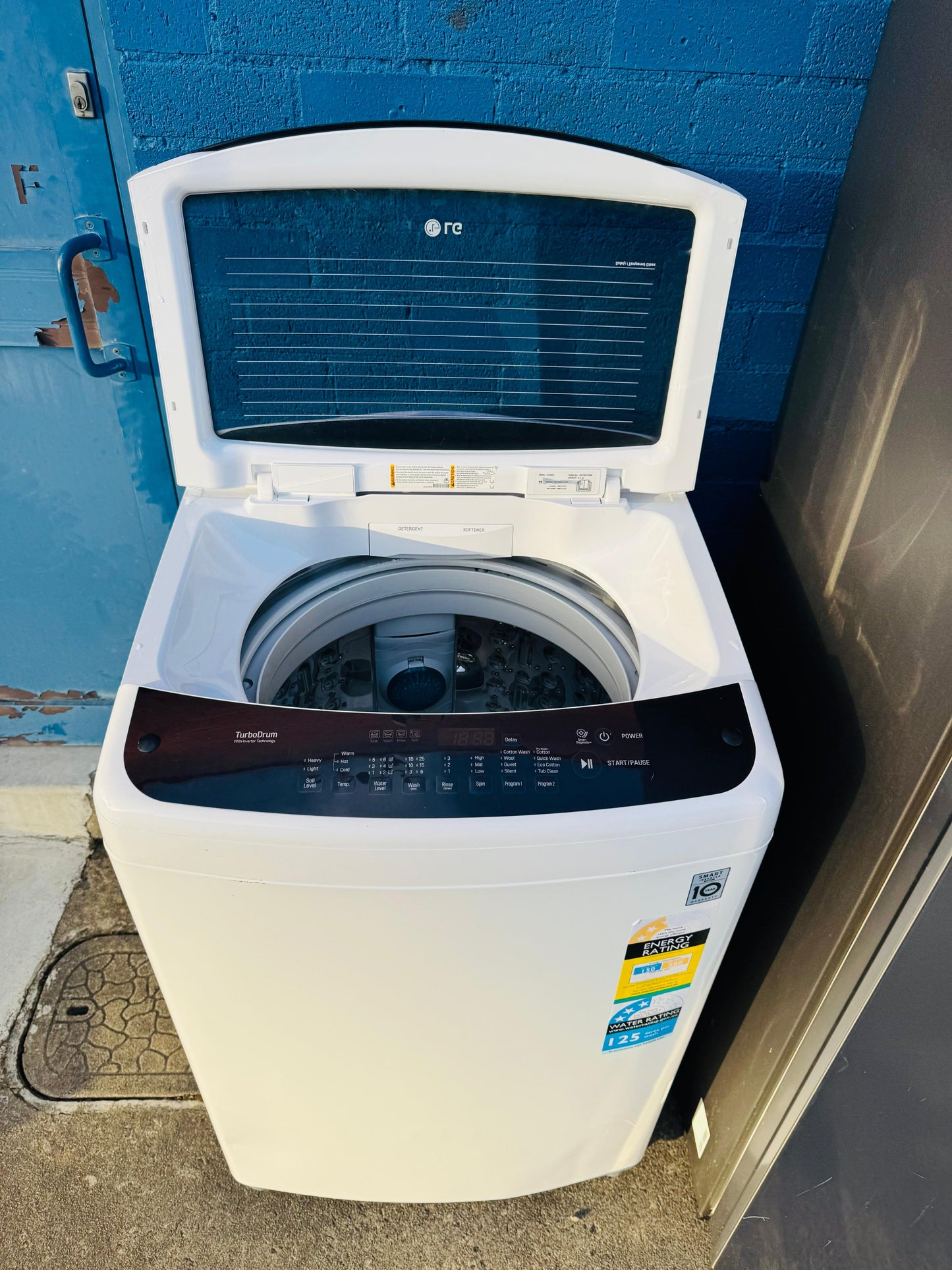 **LG 8.5KGS TOP LOADER WASHING MACHINE**