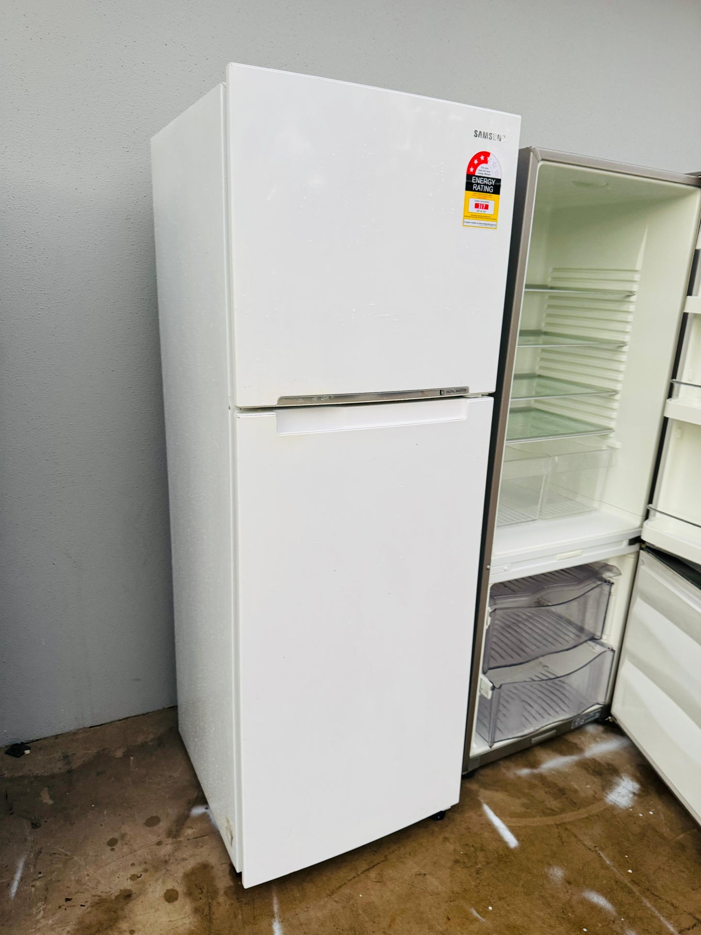 **SAMSUNG 343 LITRES FRIDGE FREEZER**