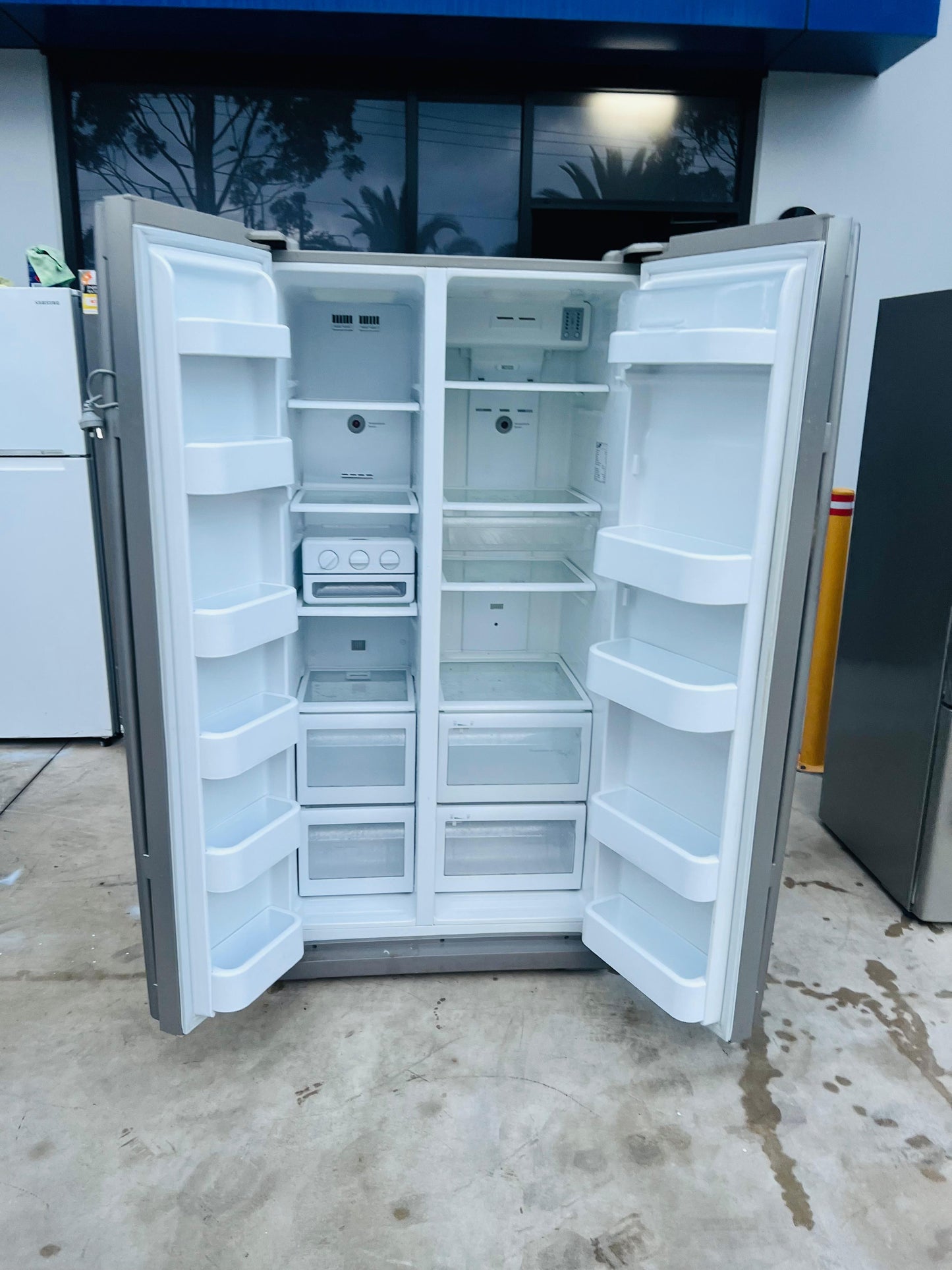 **SAMSUNG 539 LITRES SIDE BY SIDE FRIDGE FREEZER**