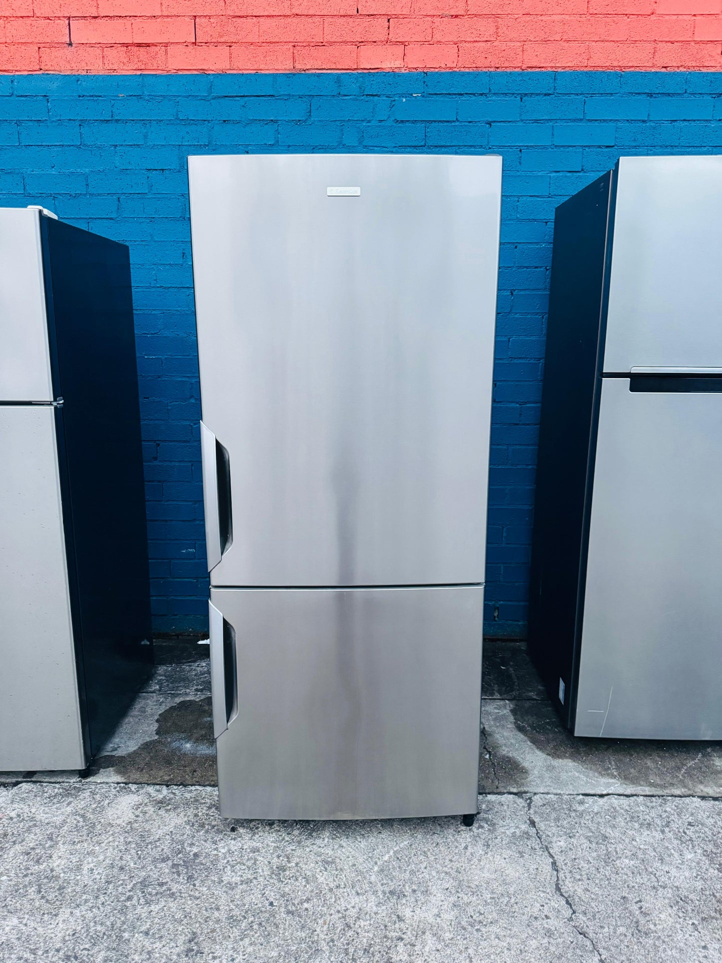 **ELECTROLUX 430 LITRES FRIDGE FREEZER**