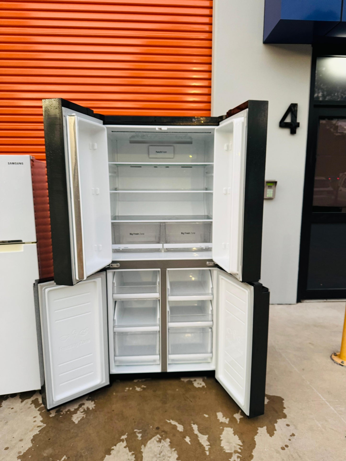**LG QUAD FRENCH DOOR 594 LITRES FRIDGE FREEZER**