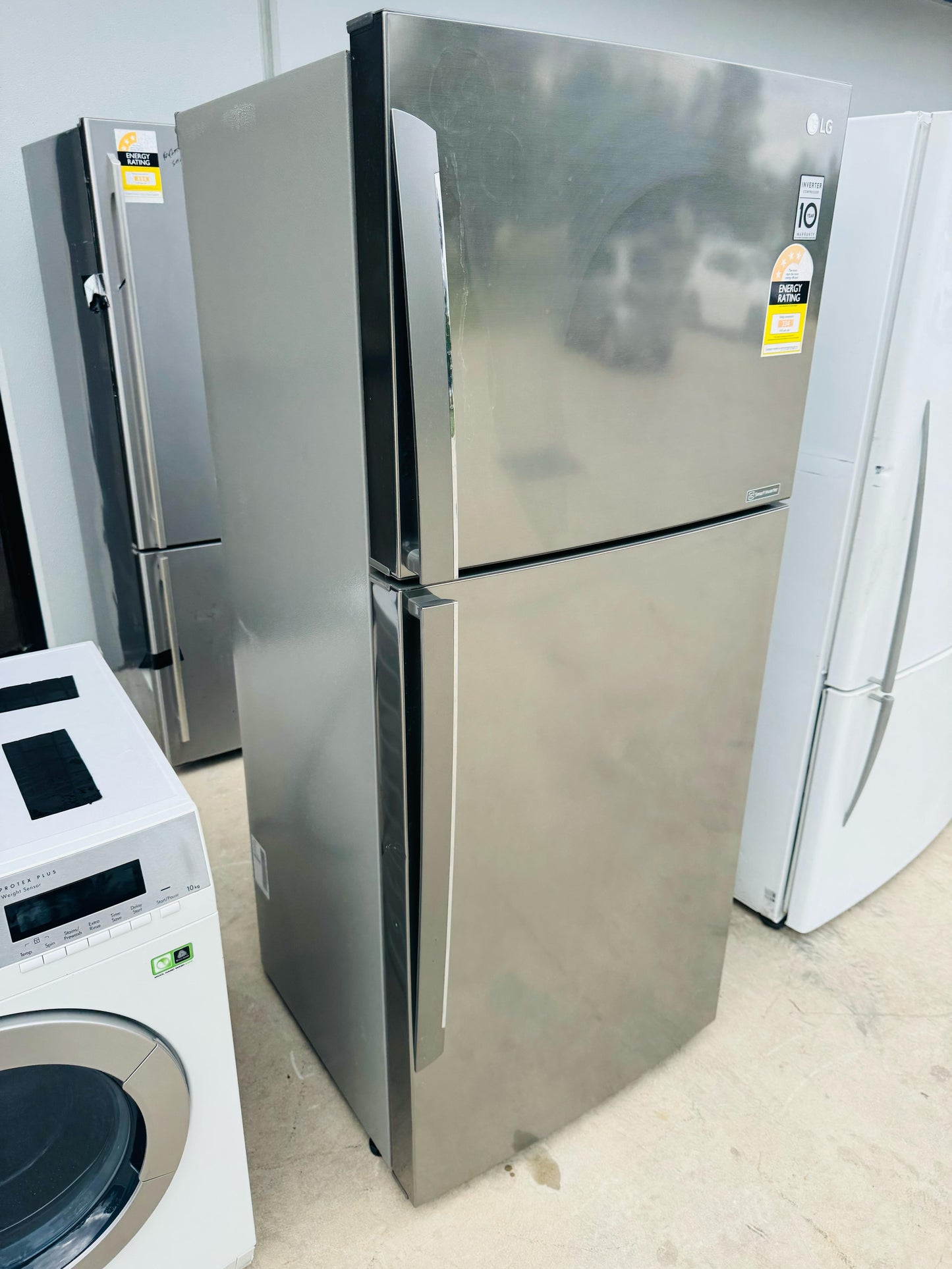 **LG 442 LITRES FRIDGE FREEZER**