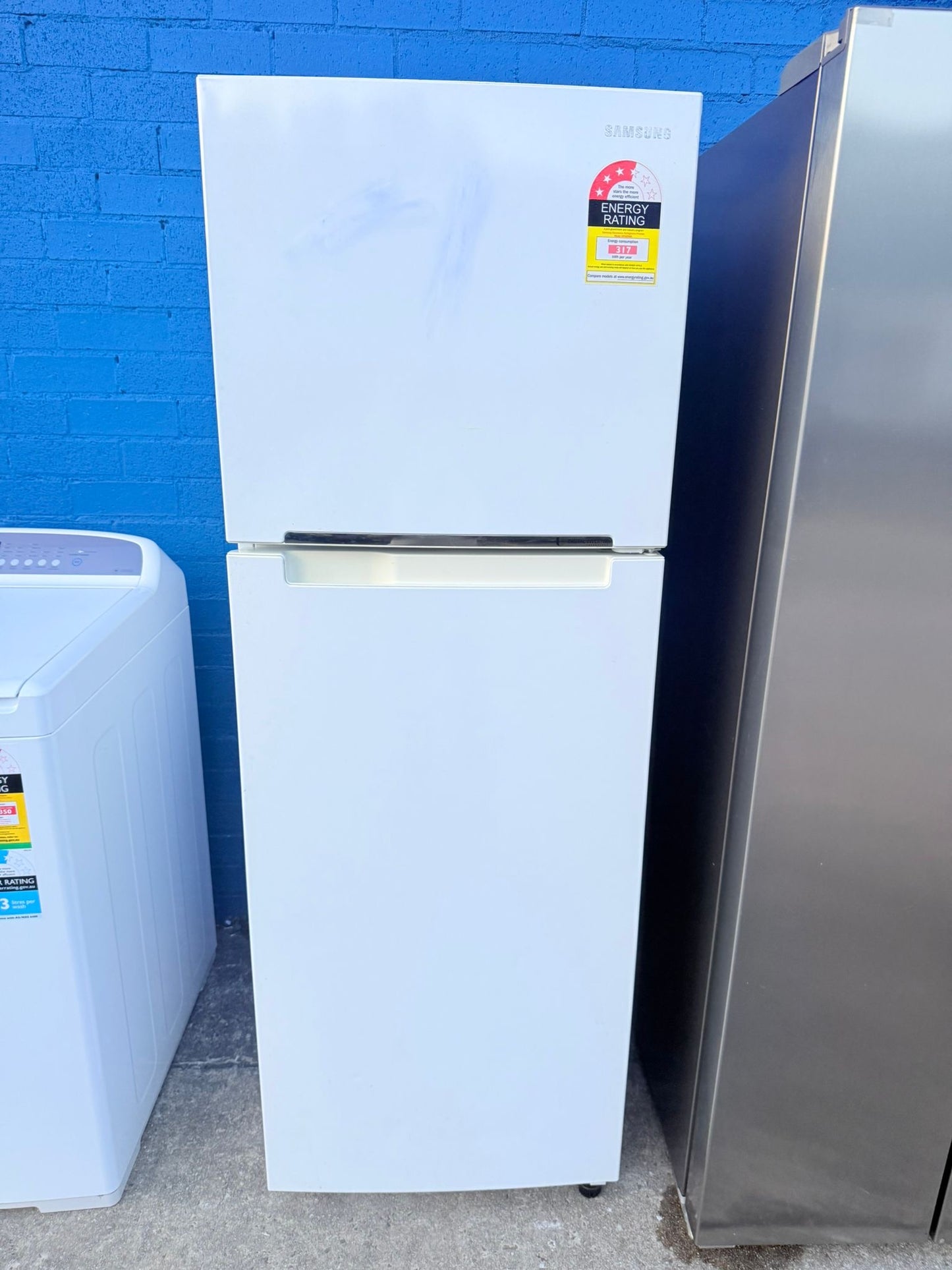 **SAMSUNG 341 LITRES FRIDGE FREEZER**