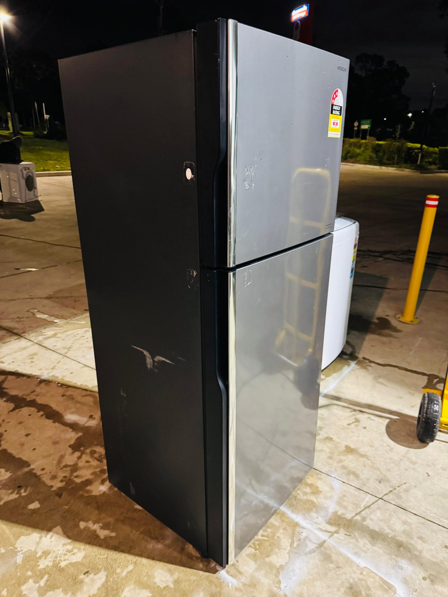 **HITACHI 403 LITRES FRIDGE FREEZER**