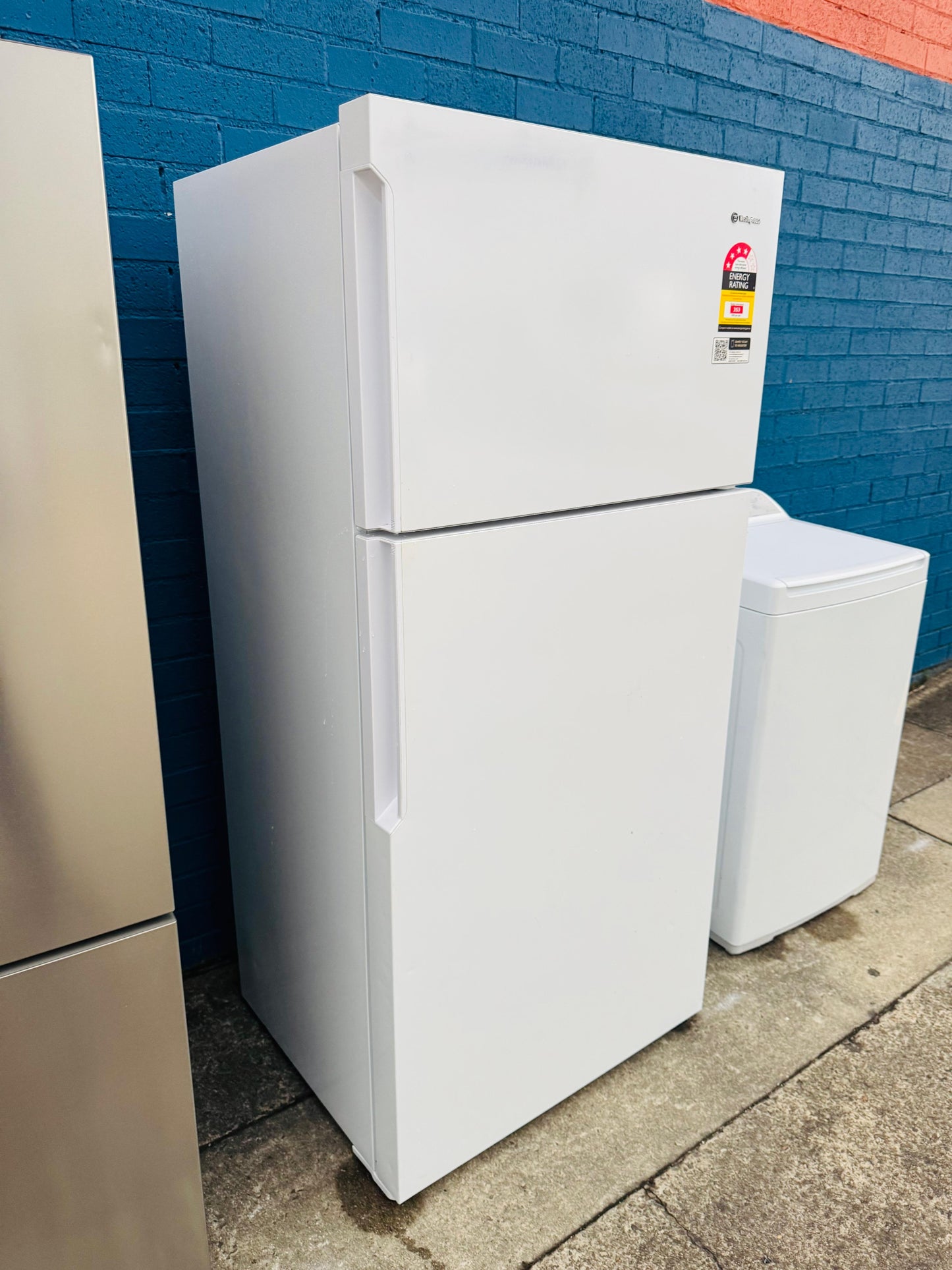 **WESTINGHOUSE 536 LITRES FRIDGE FREEZER**