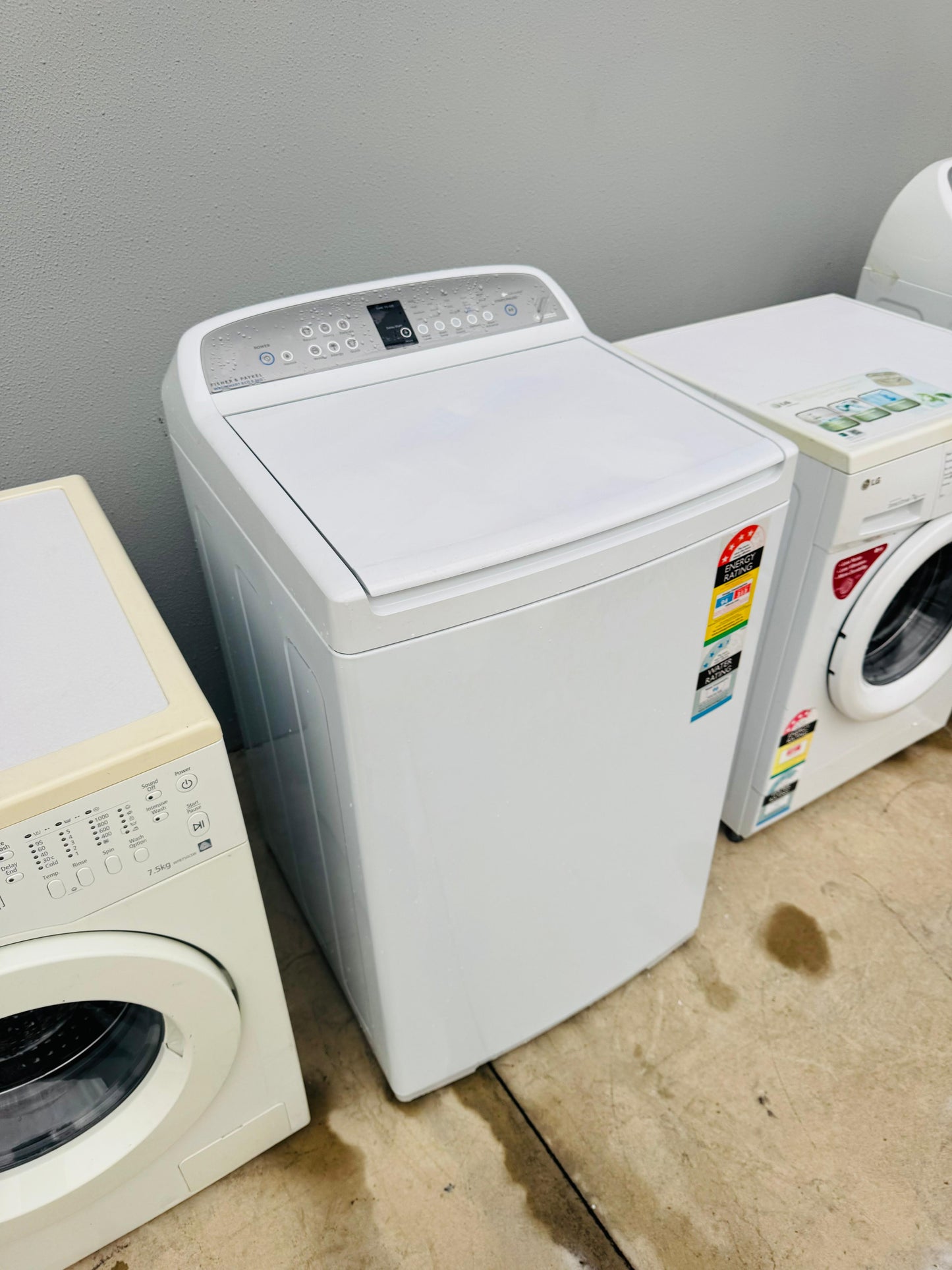 **FISHER AND PAYKEL 8.5 KGS TOP LOADER WASHING MACHINE**