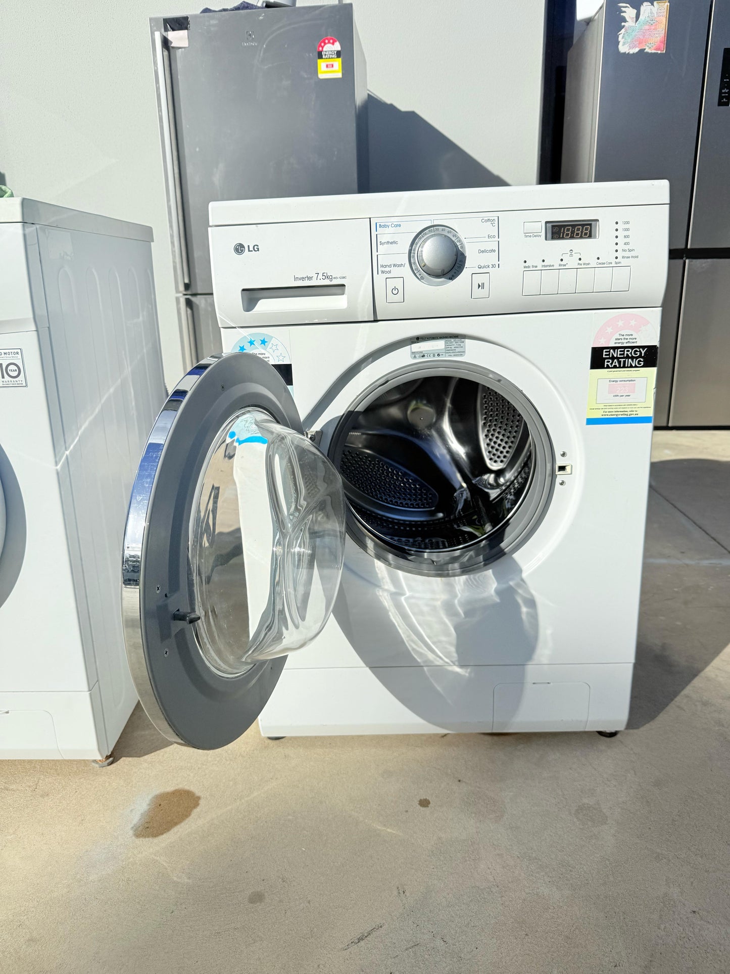 **LG 7.5KGS FRONT LOADER WASHING MACHINE**