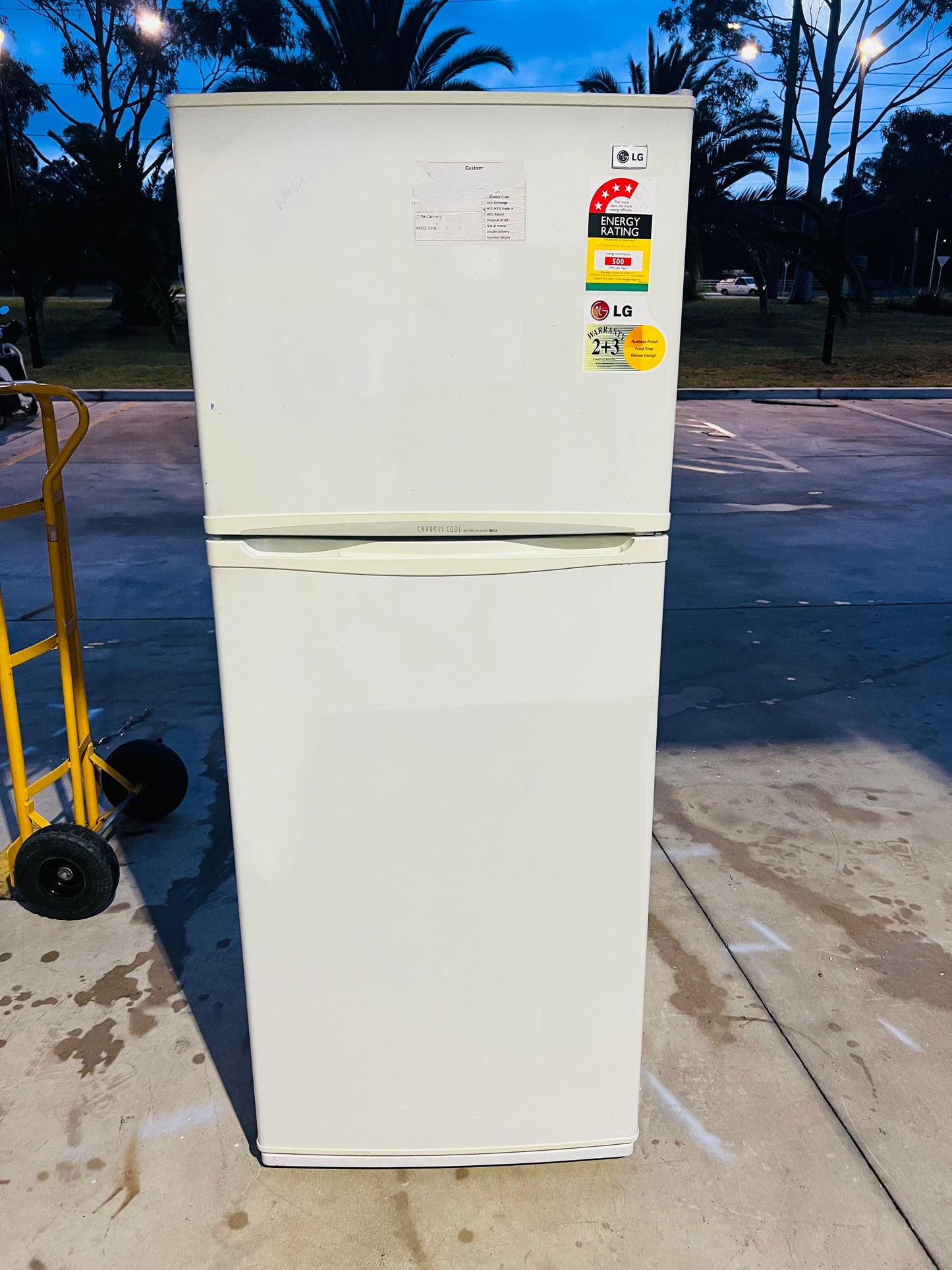 **LG 392 LITRES FRIDGE FREEZER**