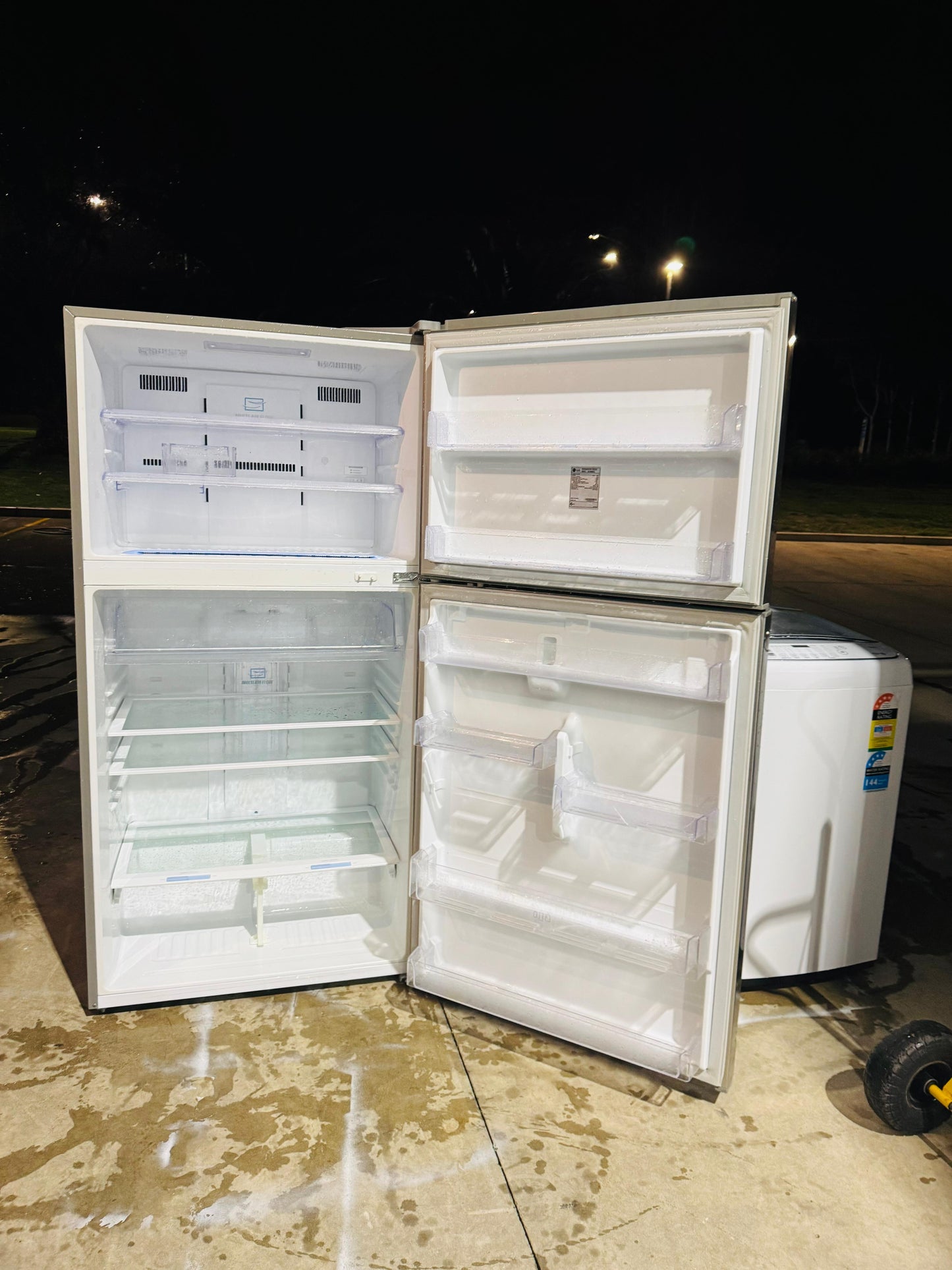 **LG 600 LITRES FRIDGE FREEZER**
