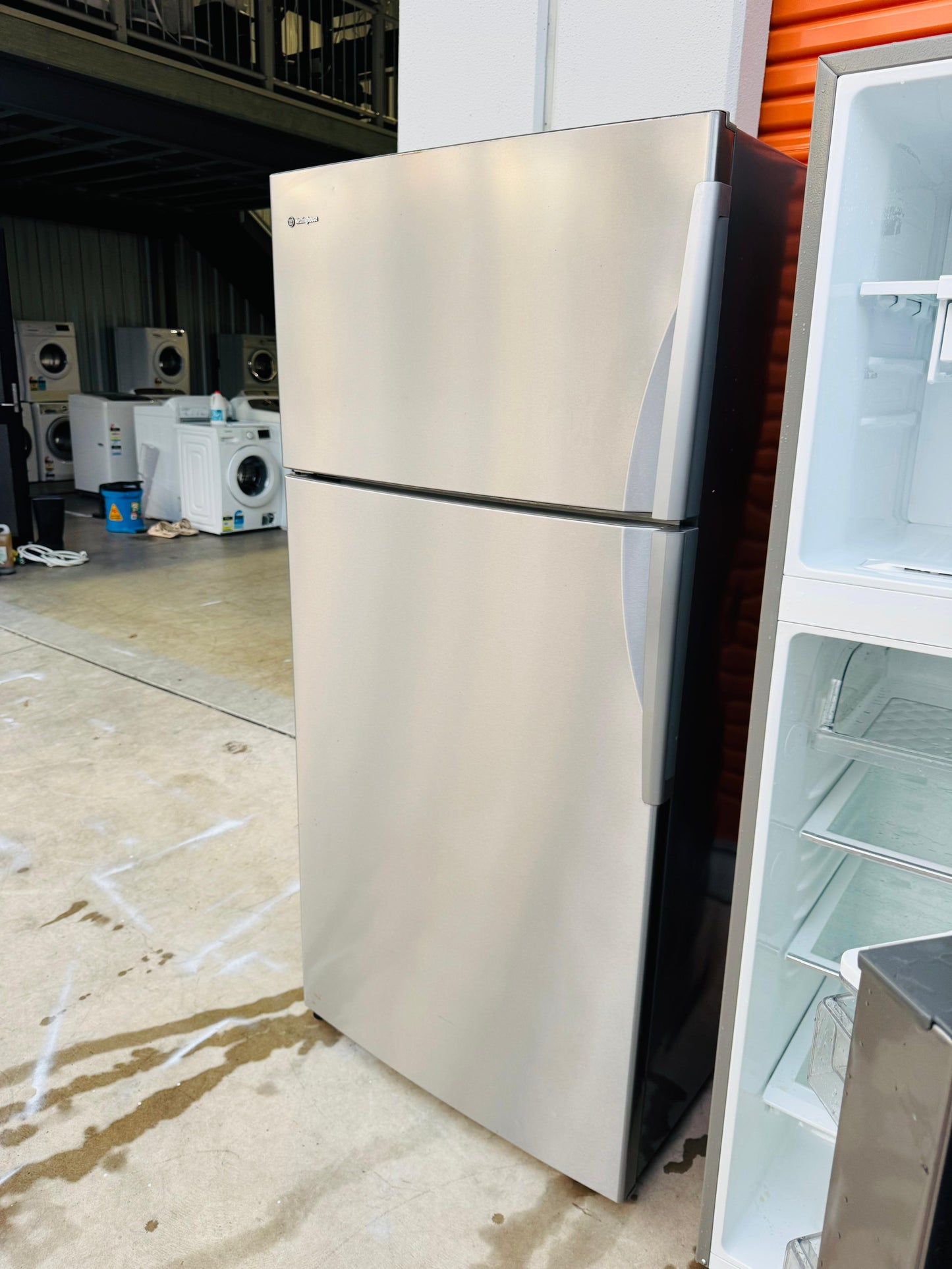 **WESTINGHOUSE 520 LITRES FRIDGE FREEZER**