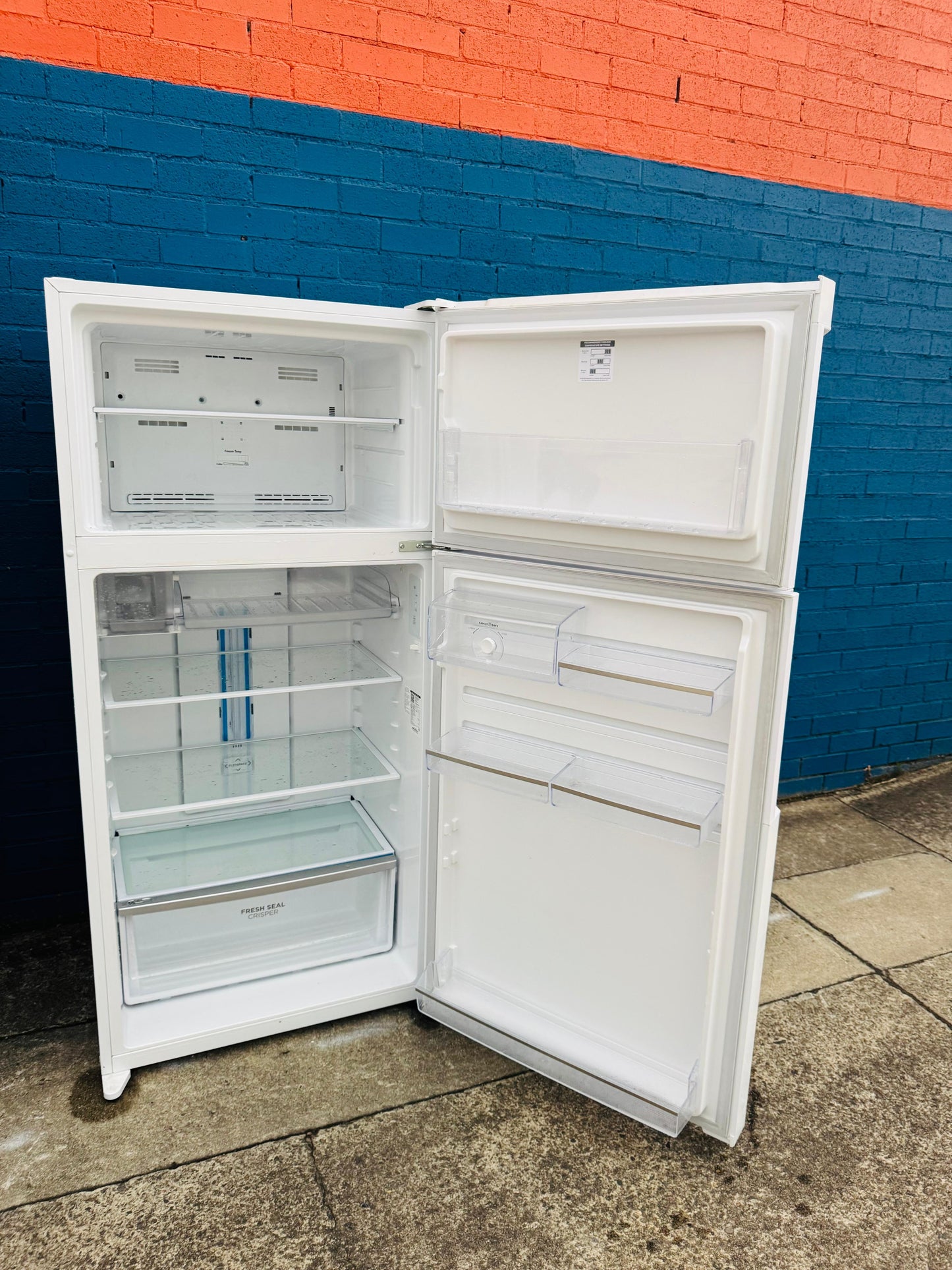 **WESTINGHOUSE 536 LITRES FRIDGE FREEZER**