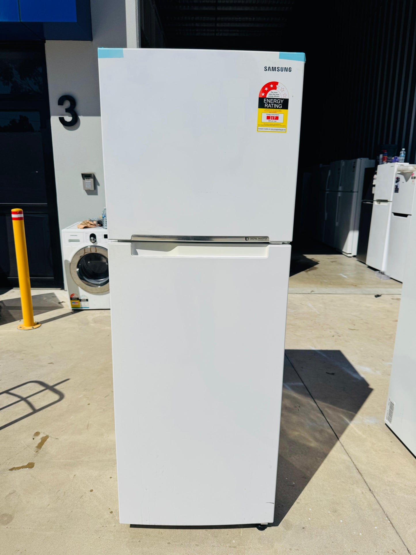 **SAMSUNG 343 LITRES FRIDGE FREEZER**