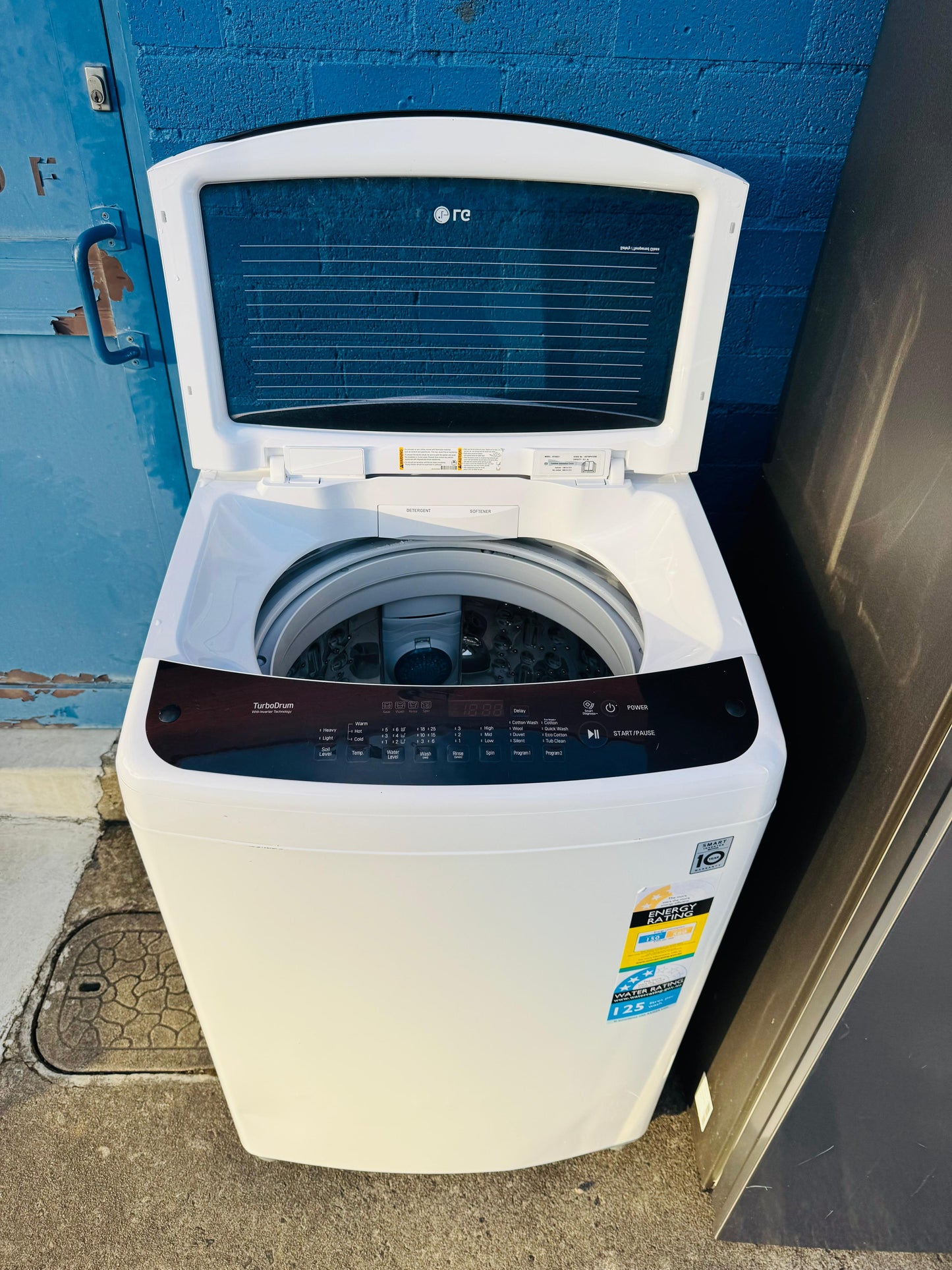 **LG 8.5KGS TOP LOADER WASHING MACHINE**