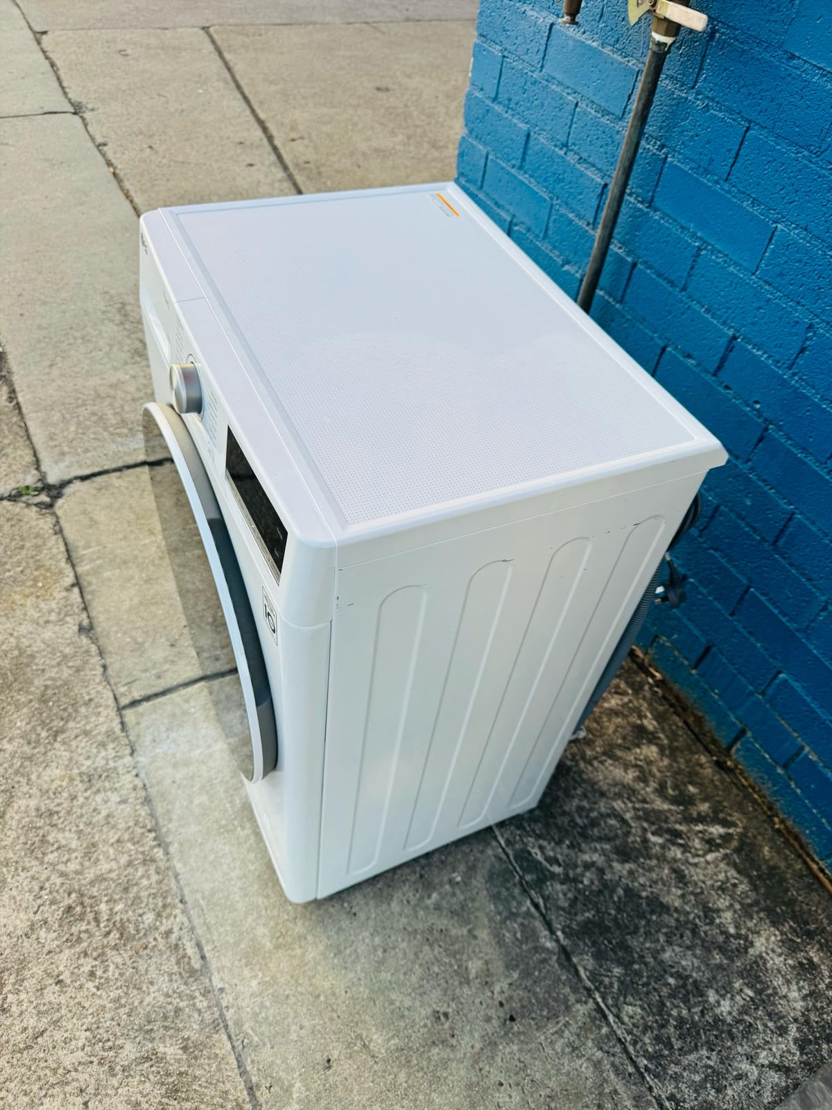 **LG 8 KGS FRONT LOADER WASHING MACHINE**