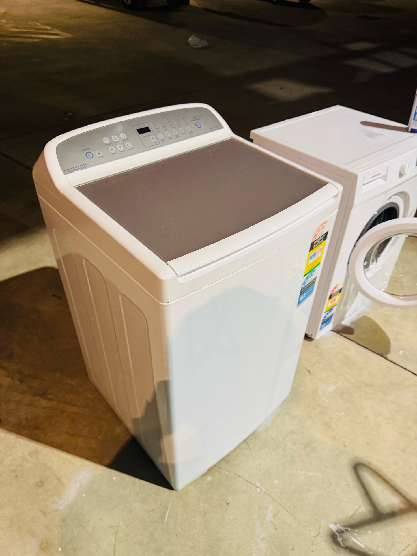 **FISHER & PAYKEL 8KGS TOP LOADER WASHING MACHINE**