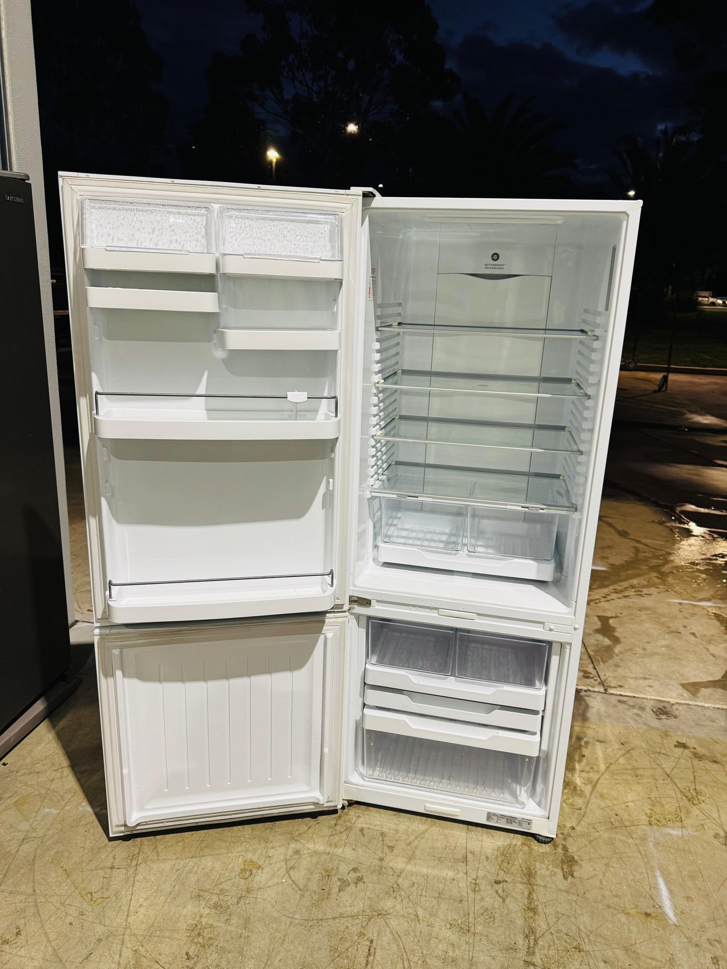 **FISHER & PAYKEL 403 LITRES FRIDGE FREEZER**