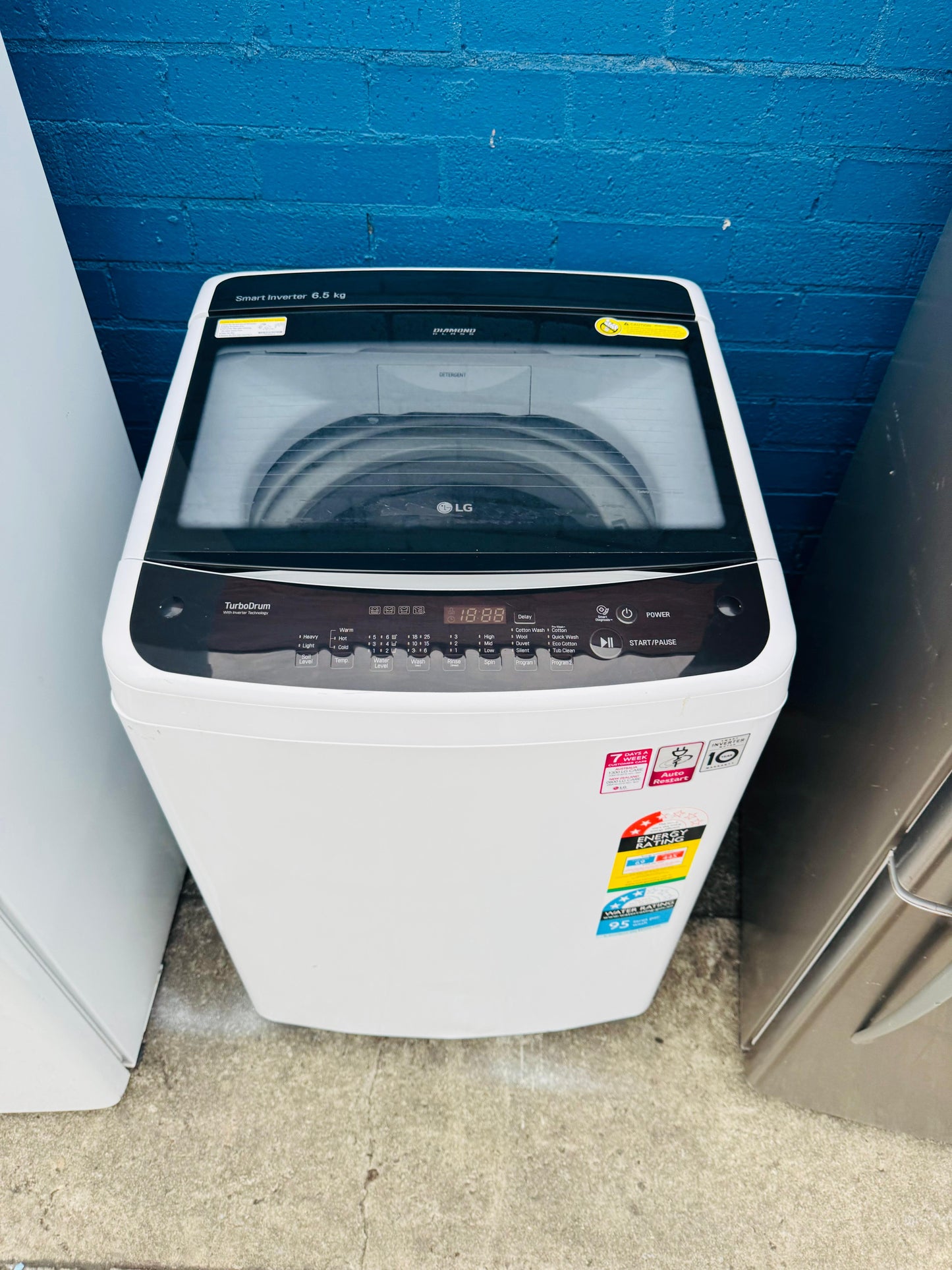 **LG 6.5 KGS TOP LOADER WASHING MACHINE**✅