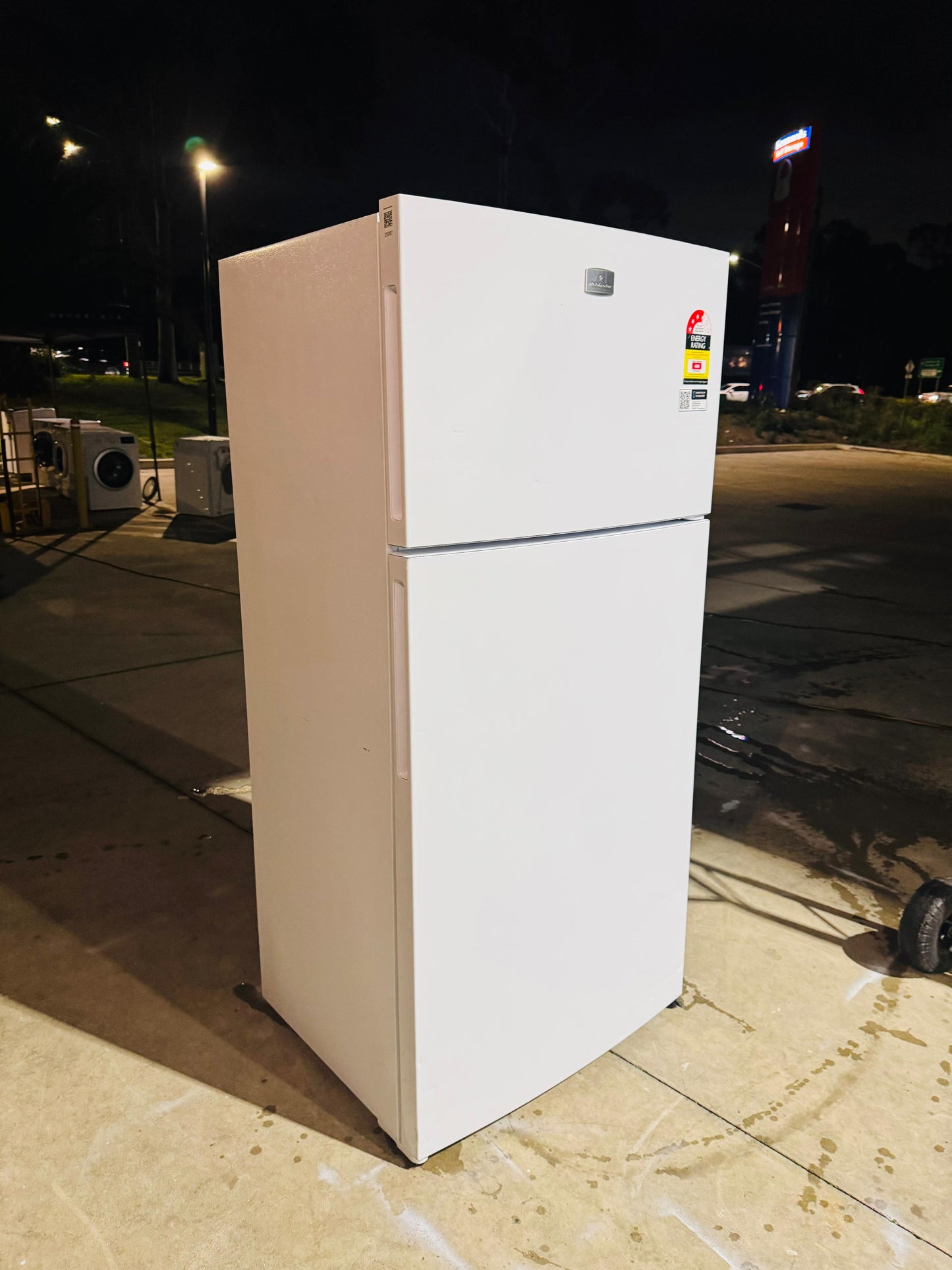 **KELVINATOR 536 LITRES FRIDGE FREEZER**