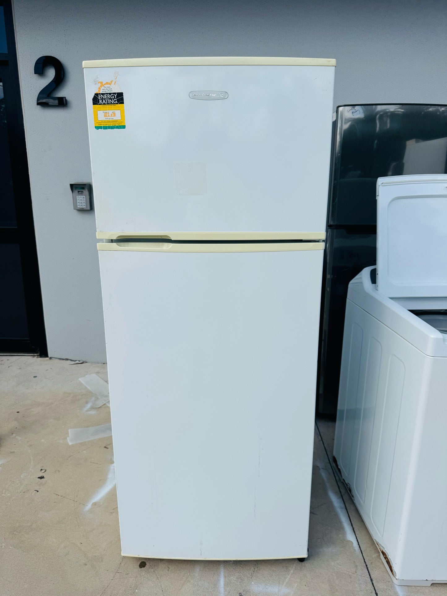 **KELVINATOR 390 LITRES FRIDGE FREEZER**