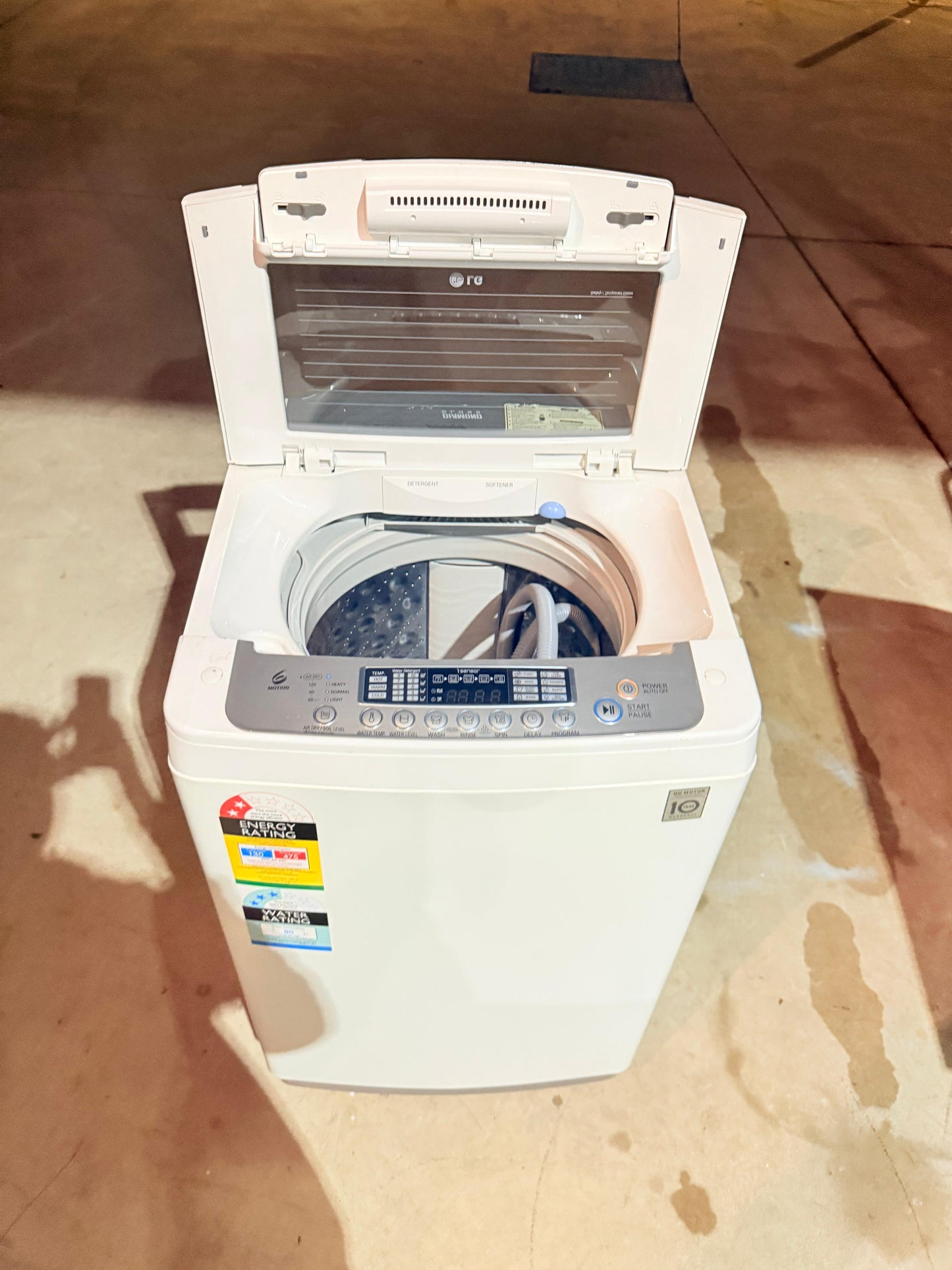 **LG 5.5KGS TOP LOADER WASHING MACHINE**