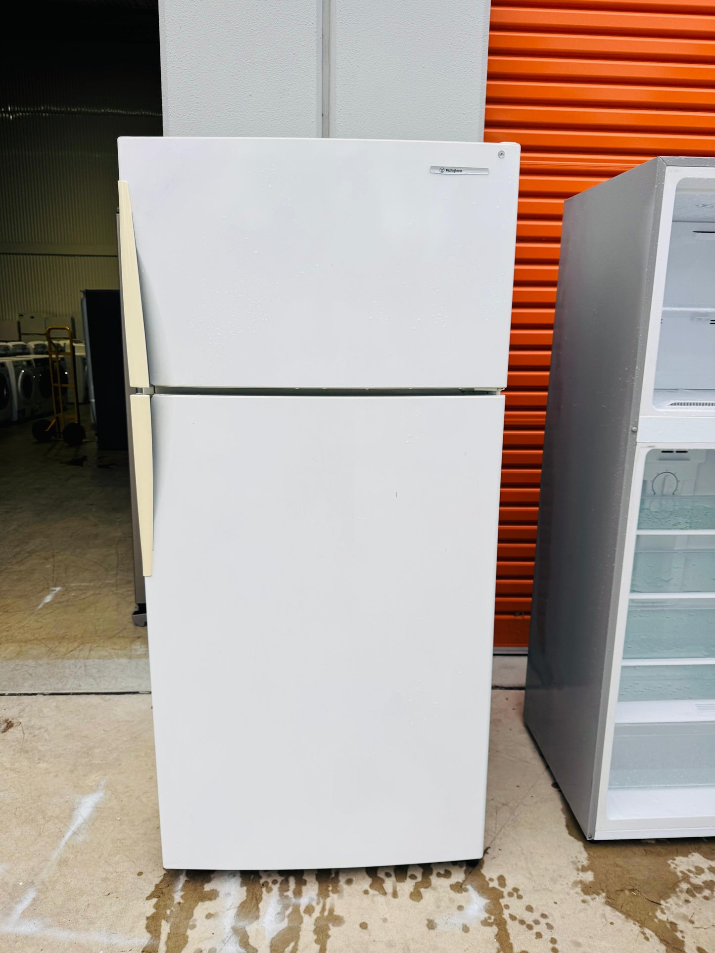 **WESTINGHOUSE 517 LITRES FRIDGE FREEZER**