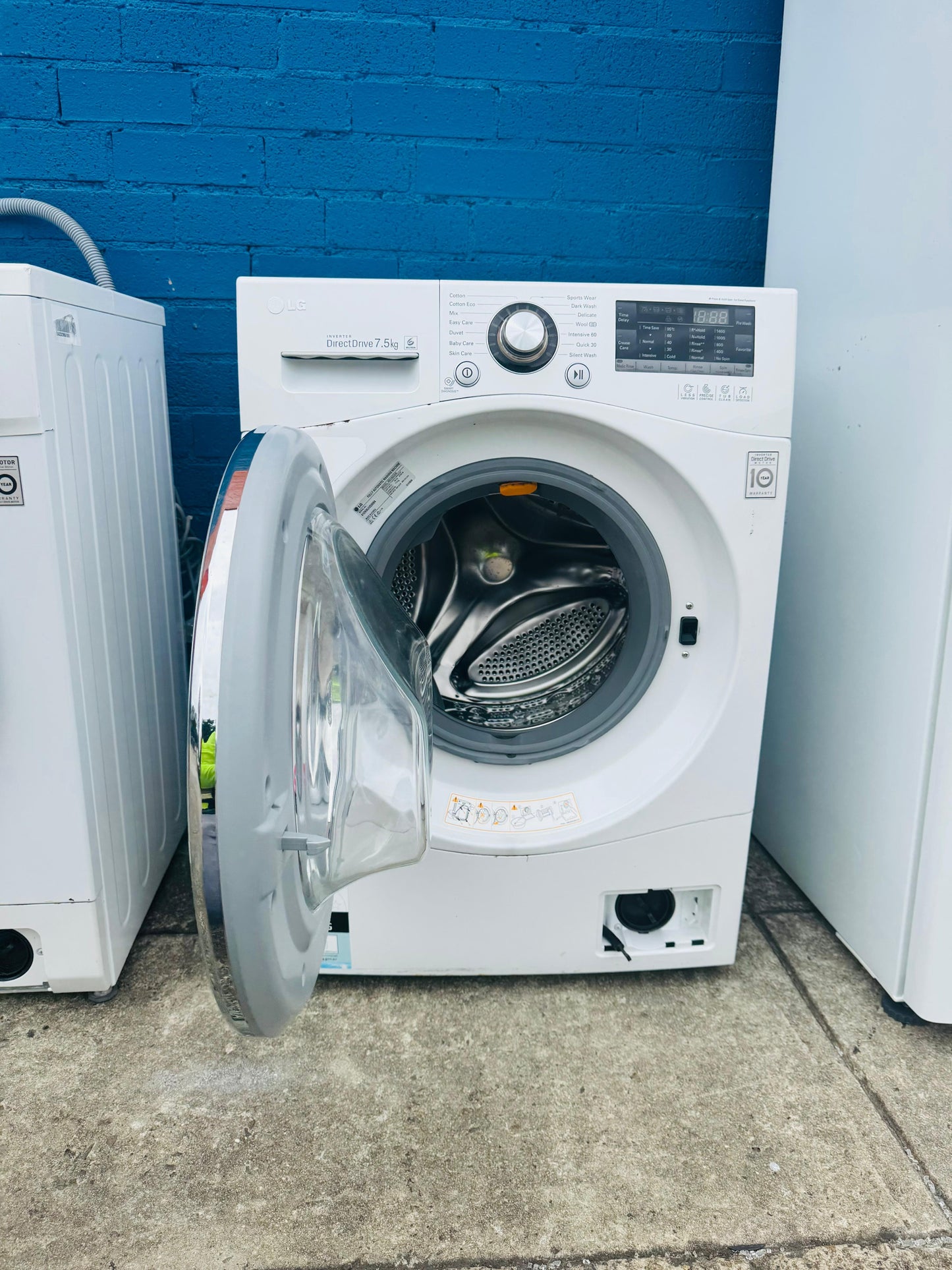 **LG 7.5KGS FRONT LOADER WASHING MACHINE**