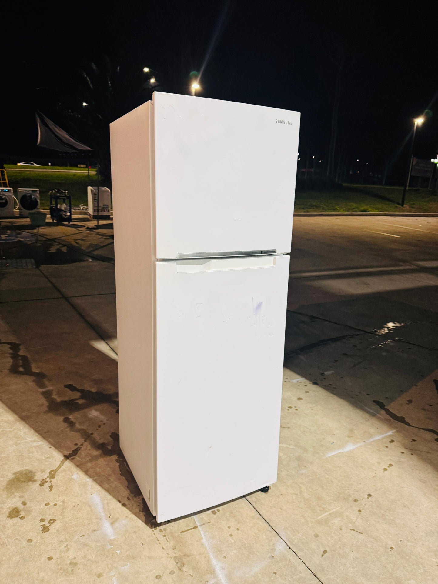 **SAMSUNG 341 LITRES FRIDGE FREEZER**