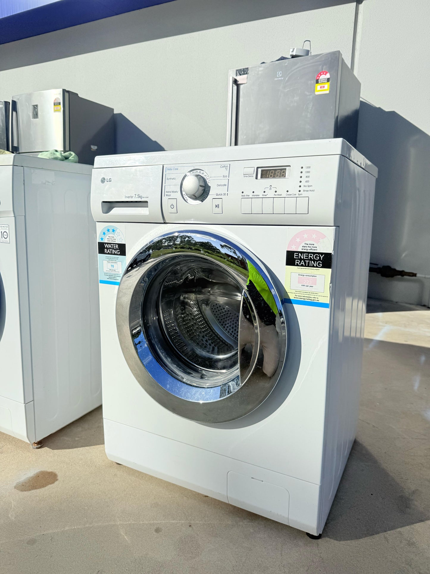 **LG 7.5KGS FRONT LOADER WASHING MACHINE**