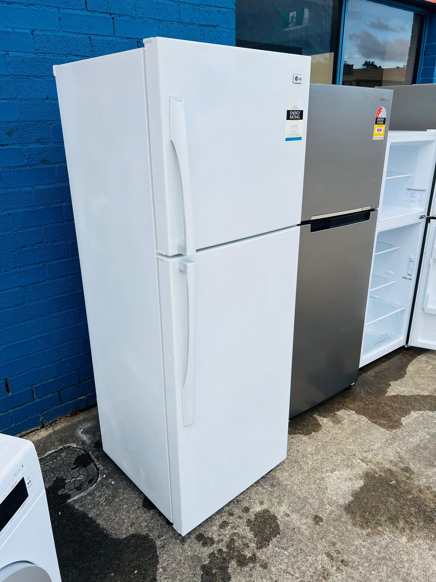 **LG 346 LITRES FRIDGE FREEZER**