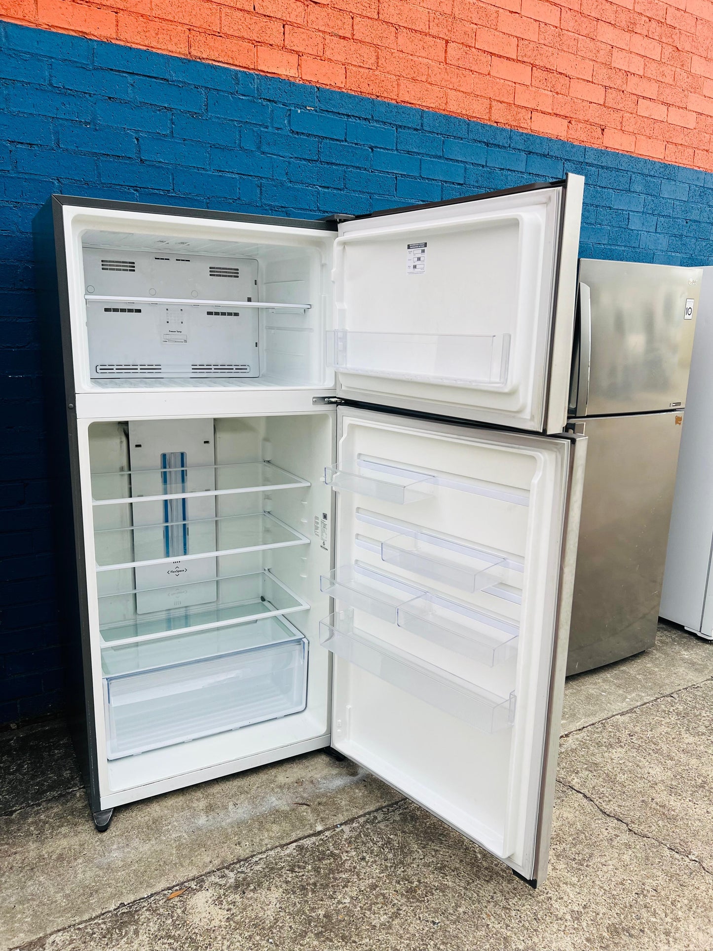 **WESTINGHOUSE 537 LITRES FRIDGE FREEZER**