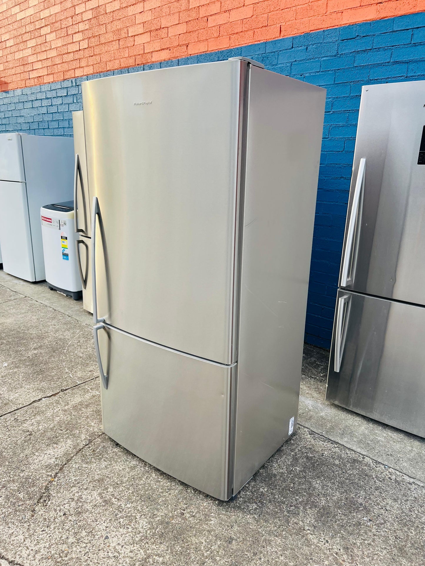**FISHER & PAYKEL 519 LITRES FRIDGE FREEZER**