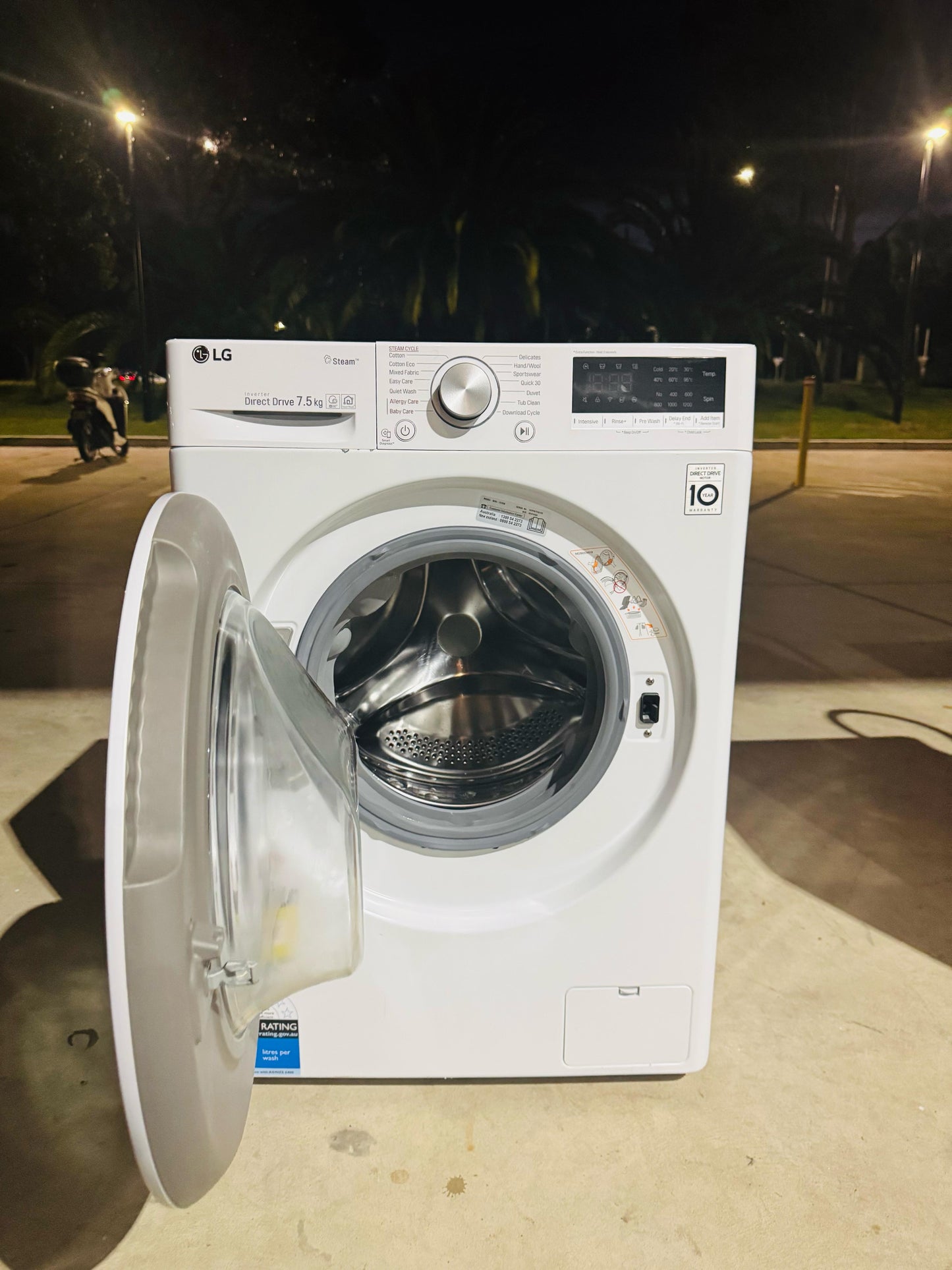 **LG 7.5KGS FRONT LOADER WASHING MACHINE**