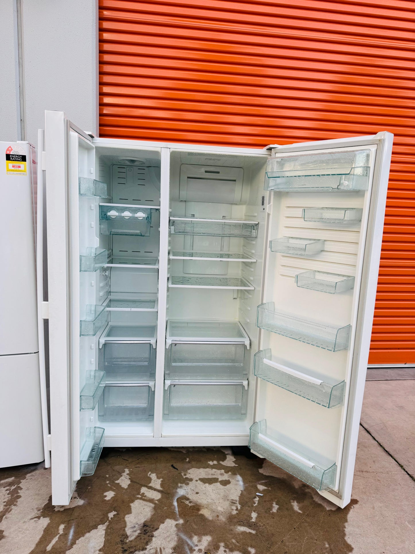 **WESTINGHOUSE SIDE BY SIDE 700 LITRES FRIDGE FREEZER**