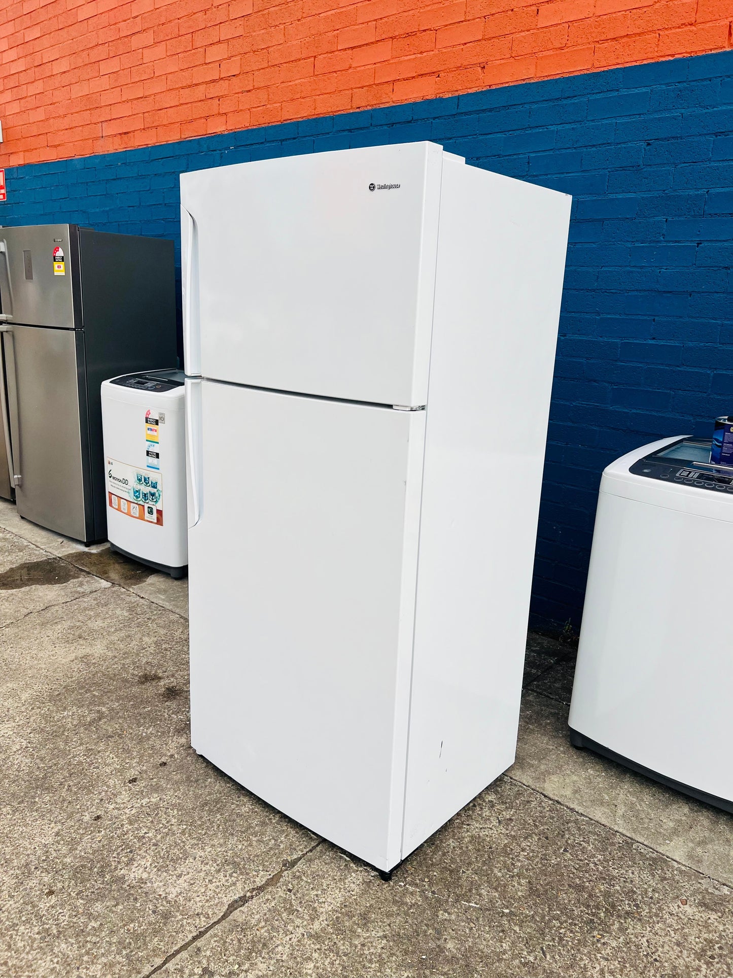 **WESTINGHOUSE 538 LITRES FRIDGE FREEZER**