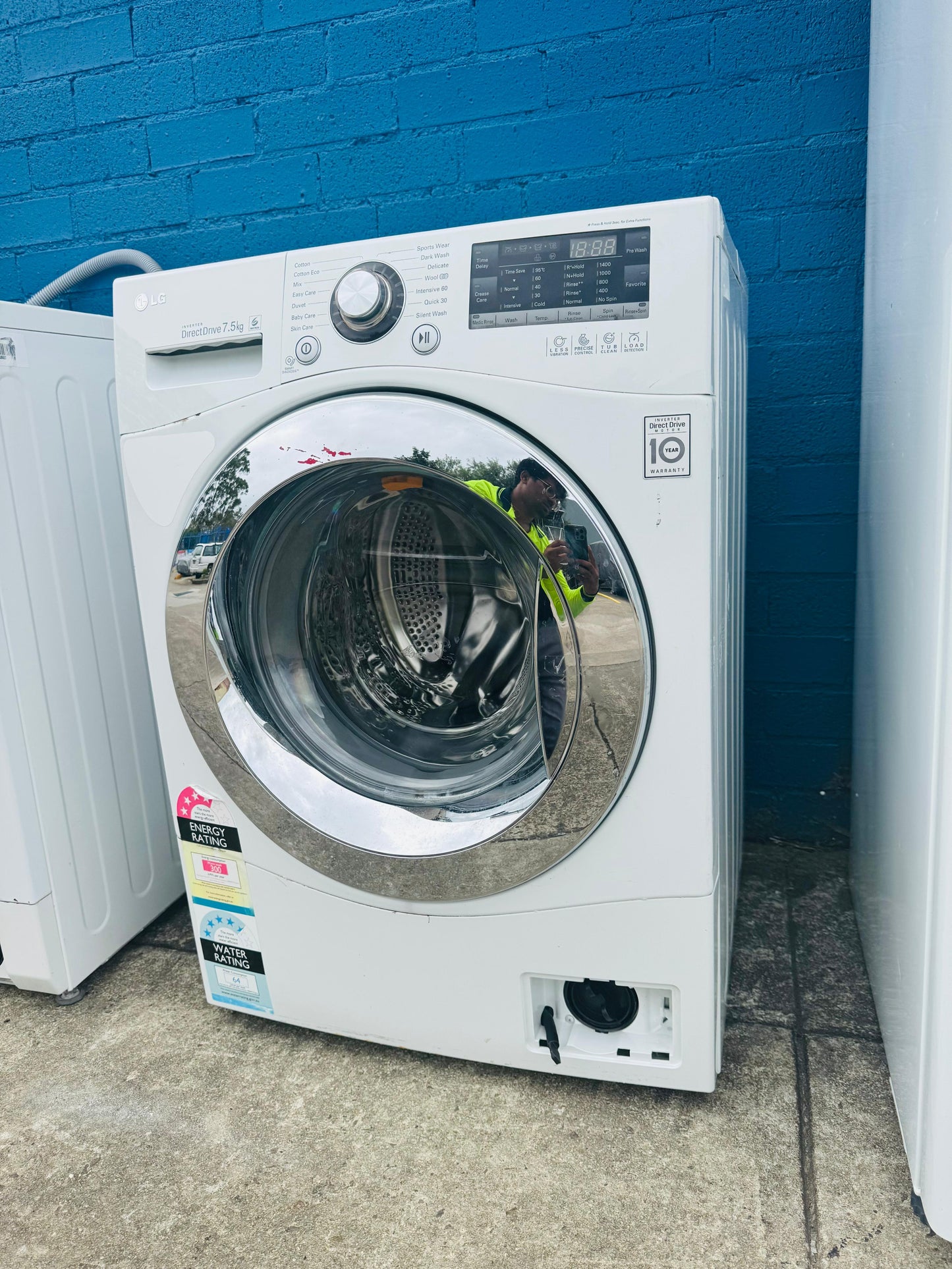 **LG 7.5KGS FRONT LOADER WASHING MACHINE**