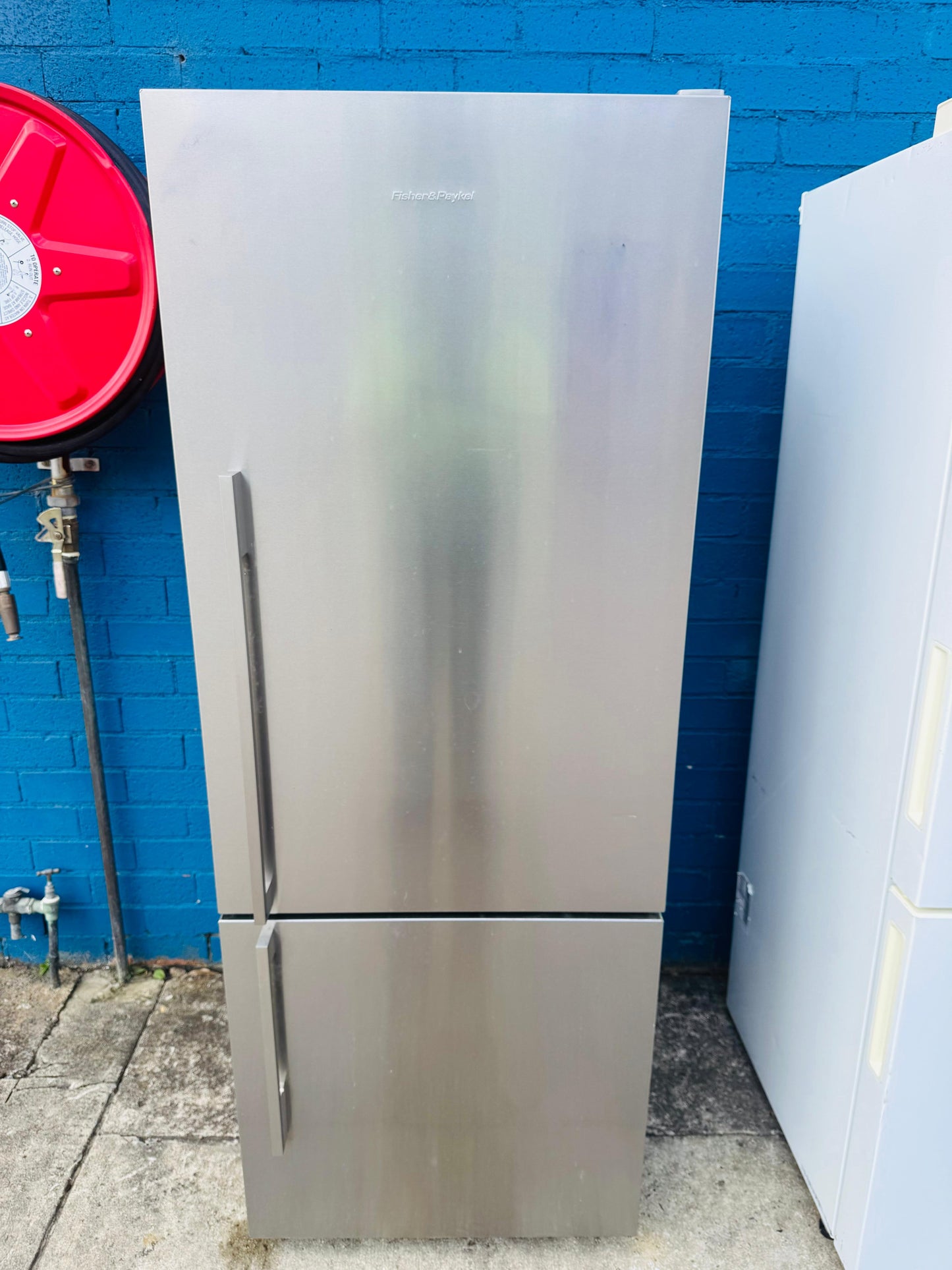 **FISHER & PAYKEL 403 LITRES FRIDGE FREEZER**